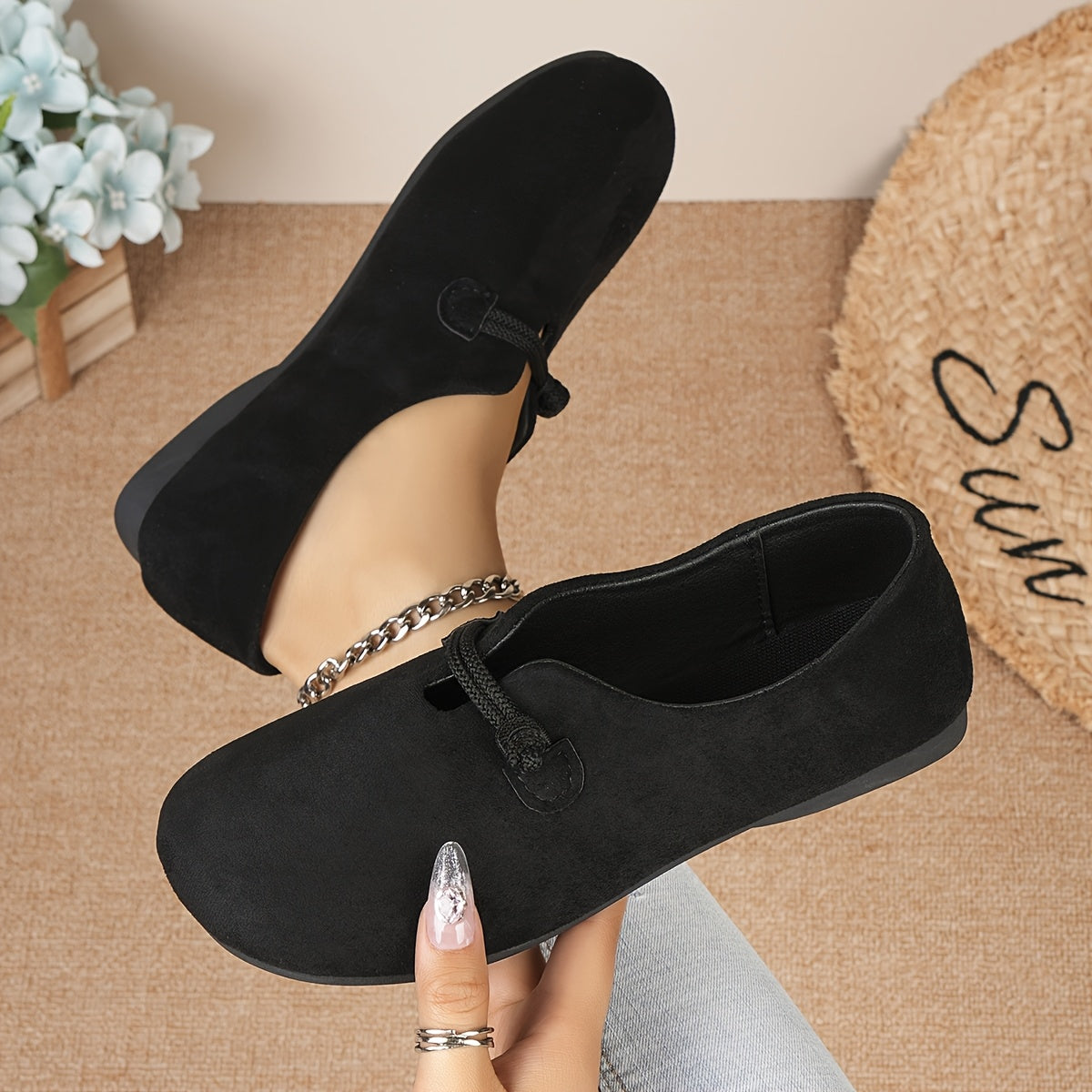 Women's Black Slip-On Flat Shoes Round Toe Casual Comfort All Season