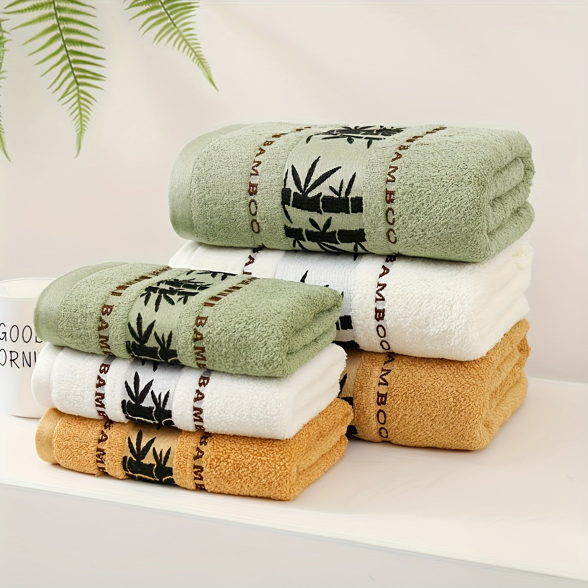 Комплект полотенец из 4-х предметов Self Flying Bamboo Fiber включает 2 полотенца для рук и 2 банных полотенца. Впитывающие, быстро сохнущие, супер мягкие и дружелюбные к коже. Идеально подходит для использования в ванной комнате дома.