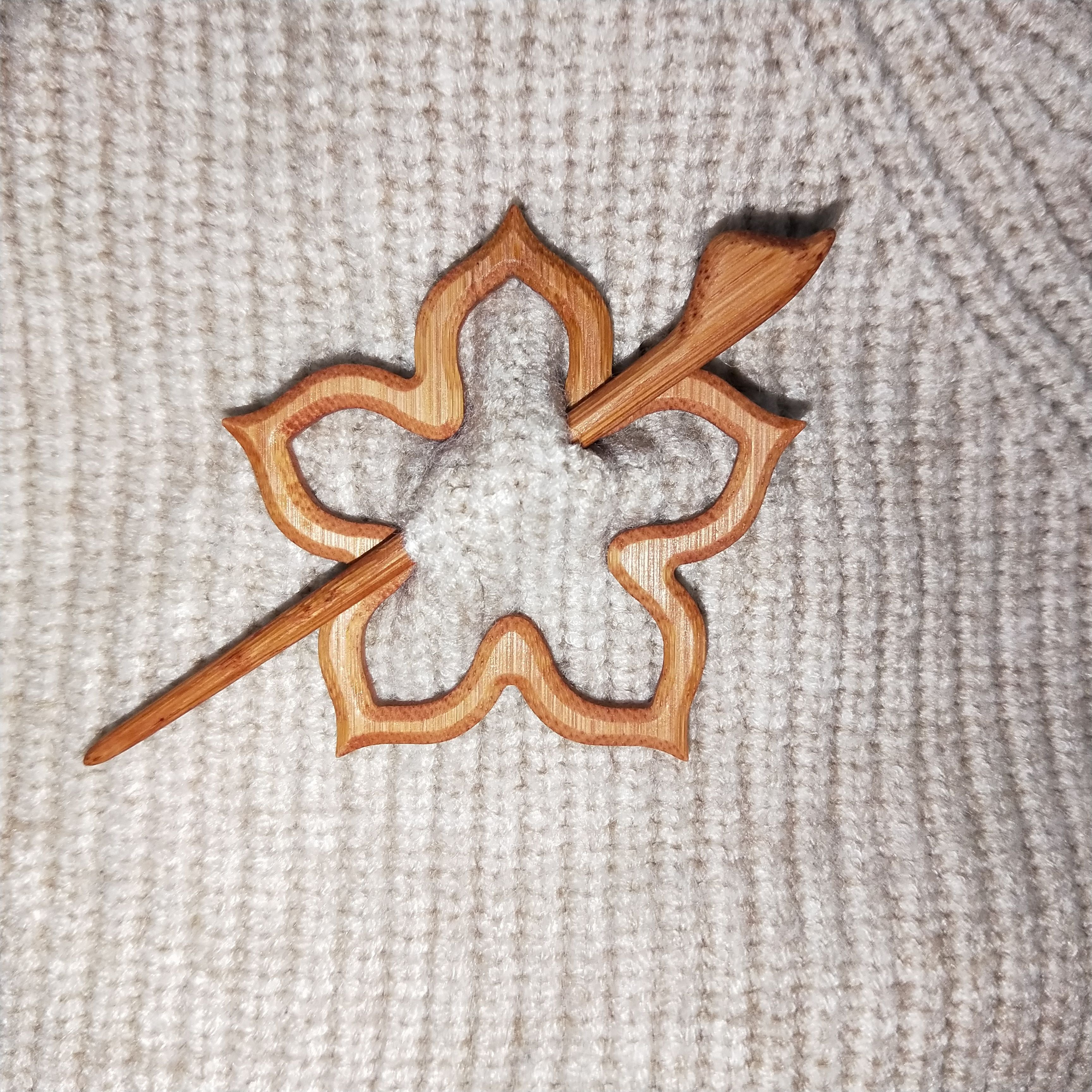 Wooden Animal Pattern Brooch Pin DIY Craft Badge for Shawl Scarf Accessories