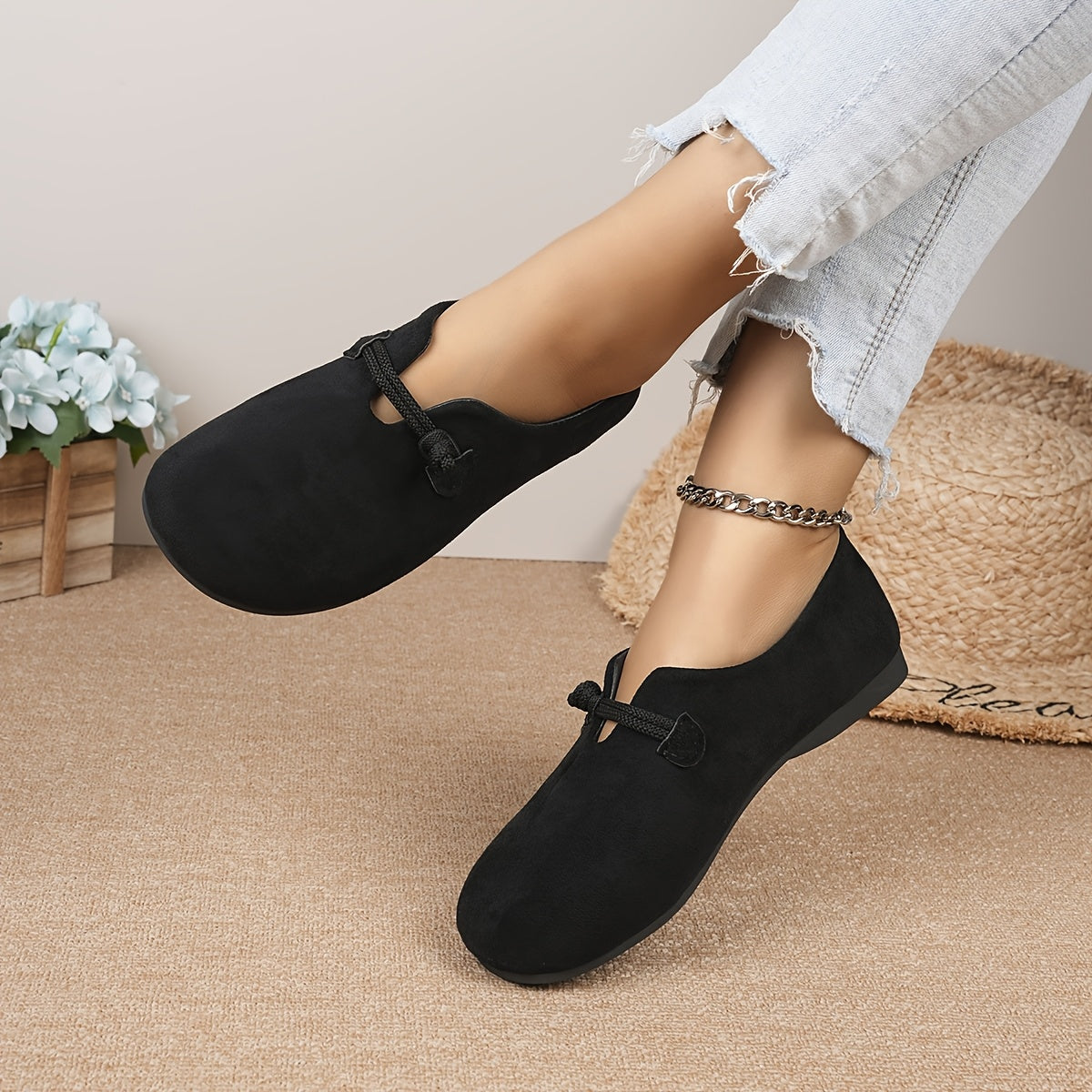 Women's Black Slip-On Flat Shoes Round Toe Casual Comfort All Season