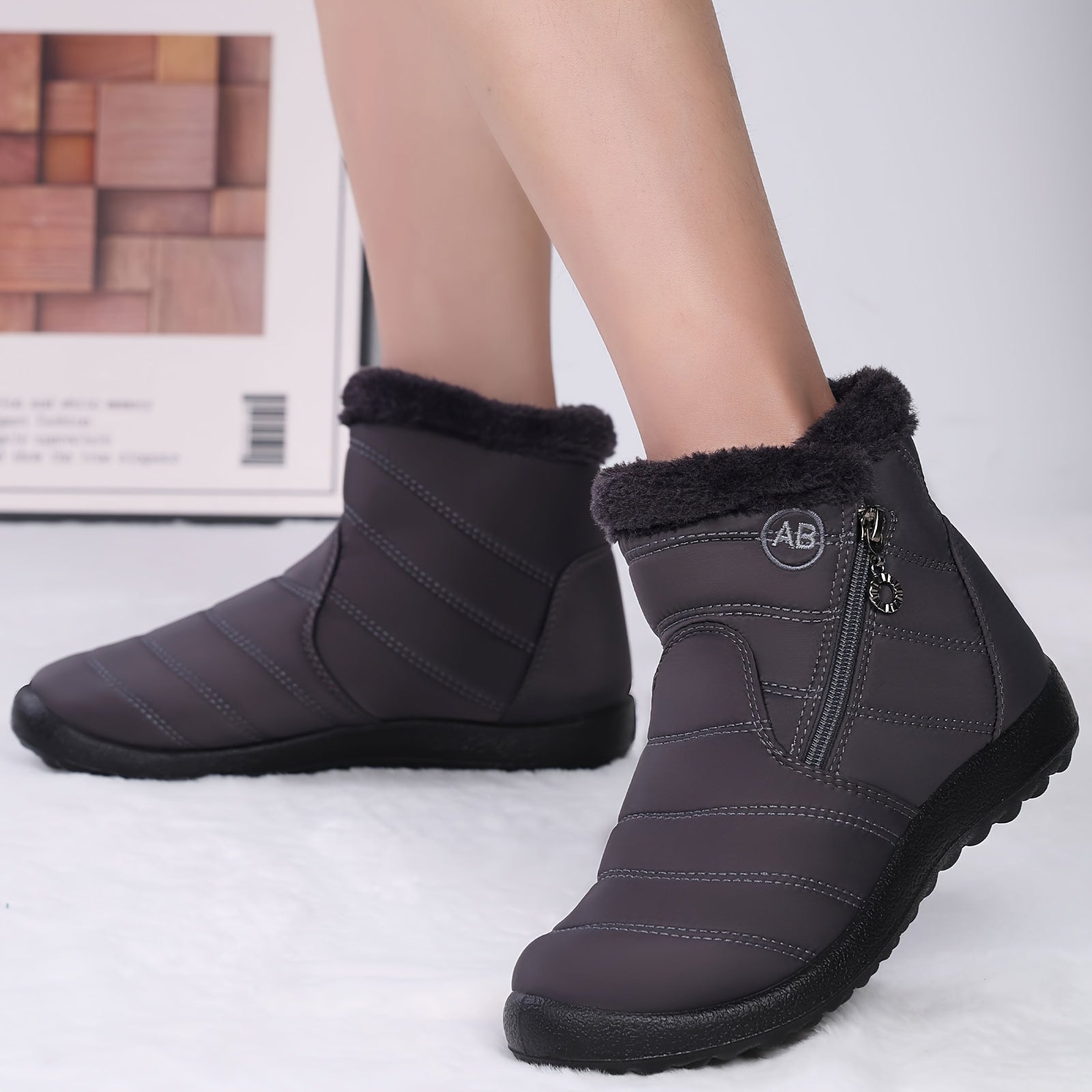 Women's Plush-Lined Winter Snow Boots with Side Zipper Faux Fur Collar