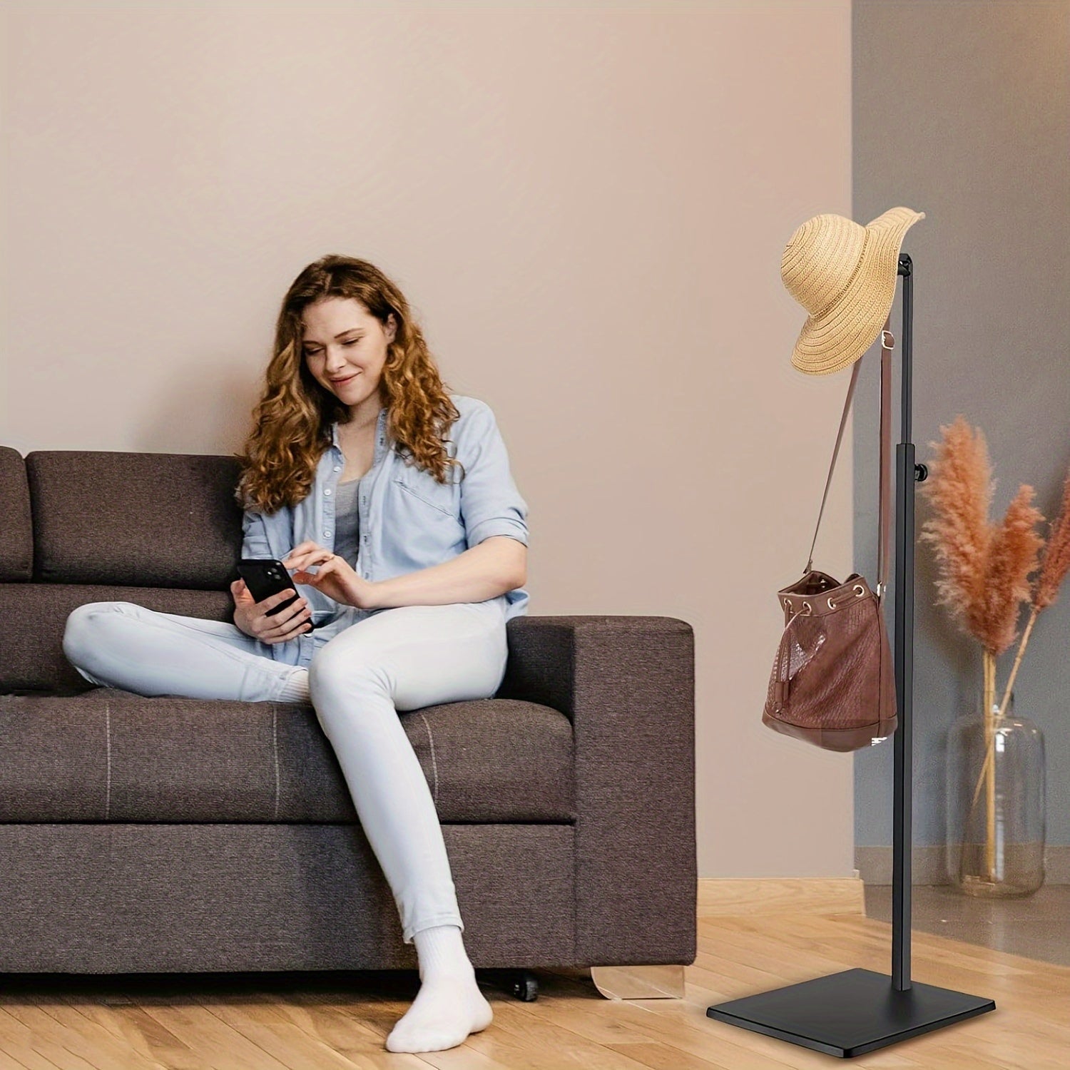 Soporte de exhibición para bolsos de metal con altura ajustable para boutiques y mostradores