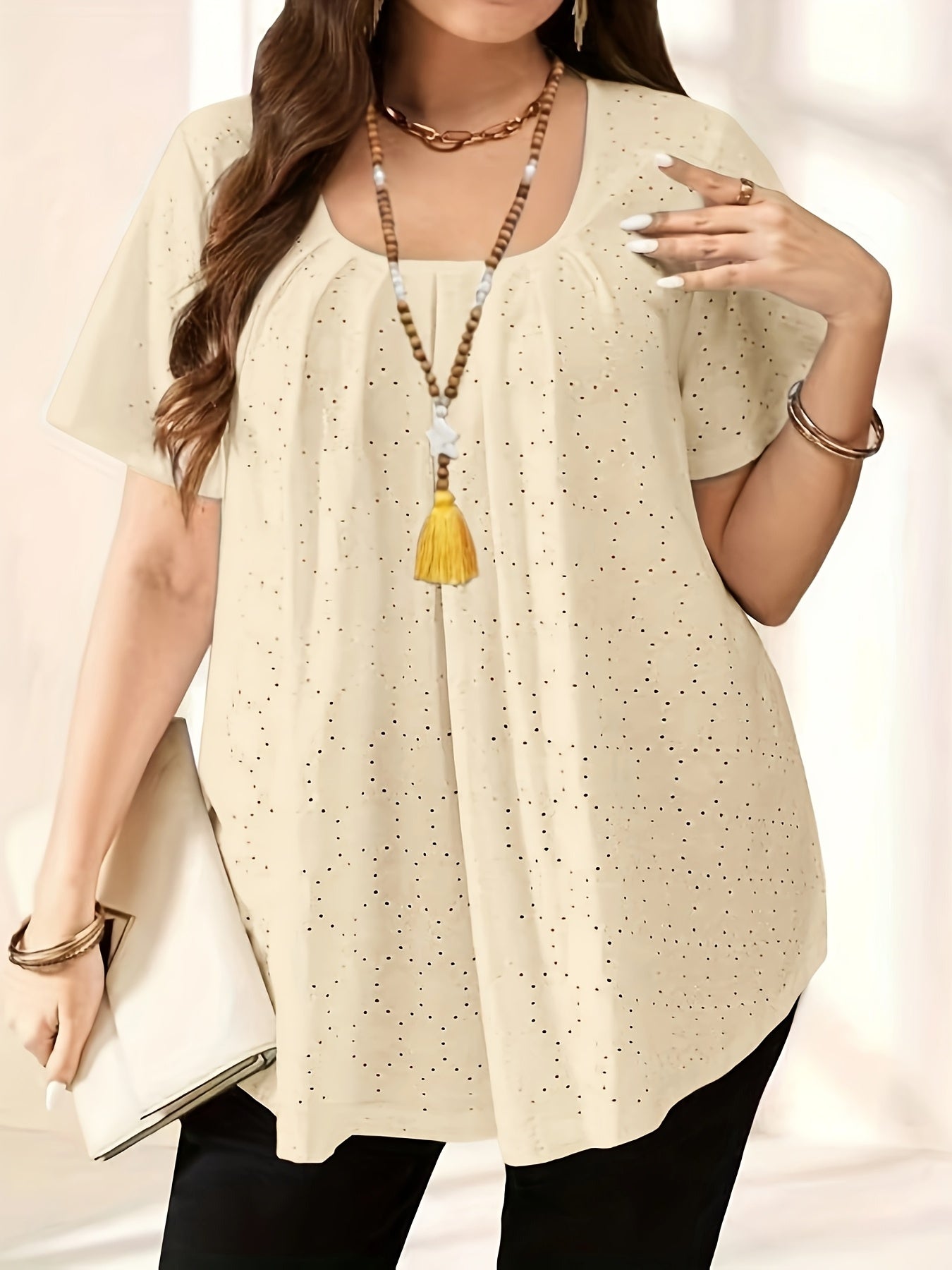 Plus o'lcham ayollar uchun kundalik qisqa sleeve tee, bir xil rang, qulay fit, nafas oladigan top