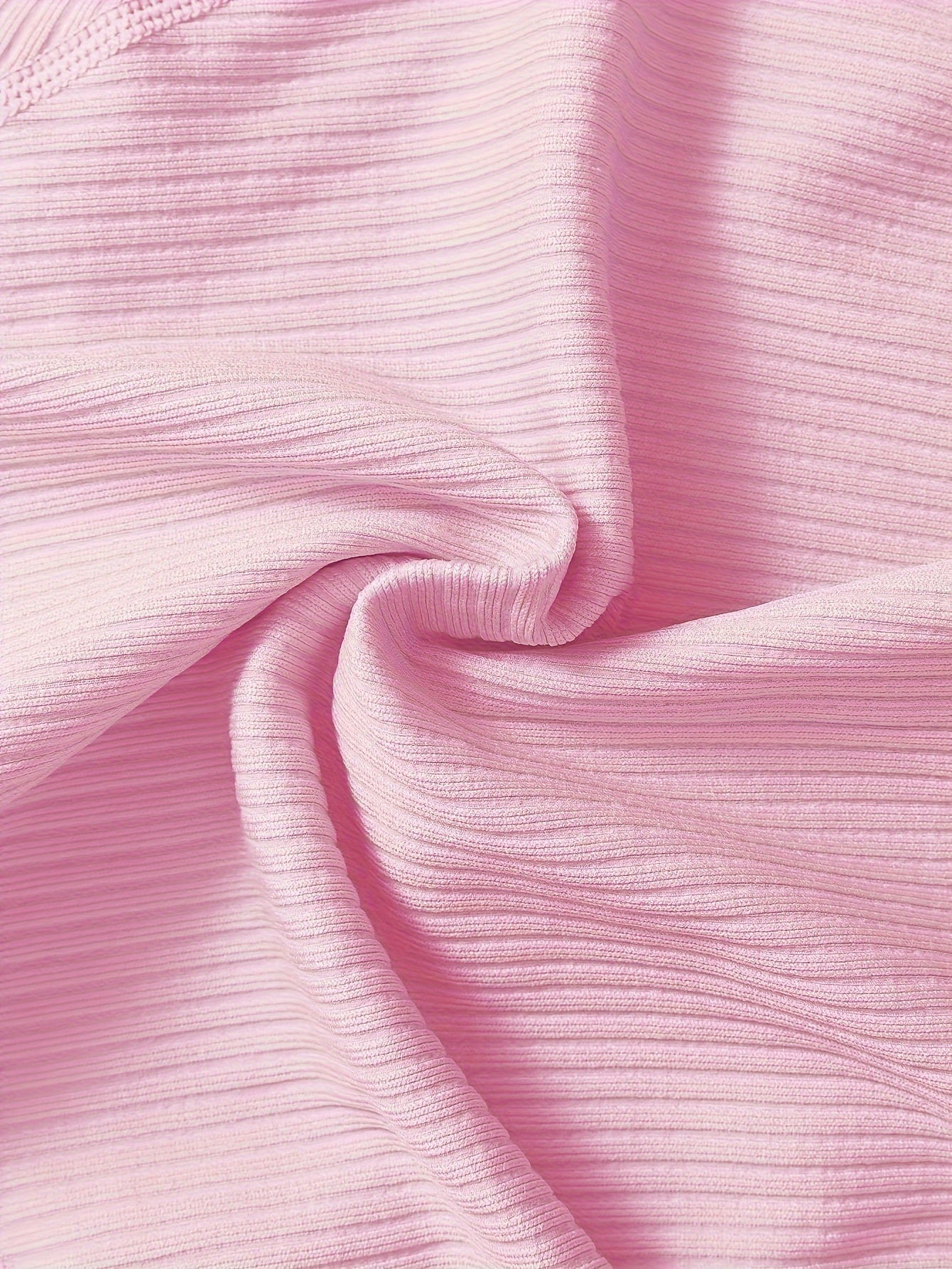 Ayollar uchun 2 ta sport to'plami: yoga bluzkasi va sport legginslari.