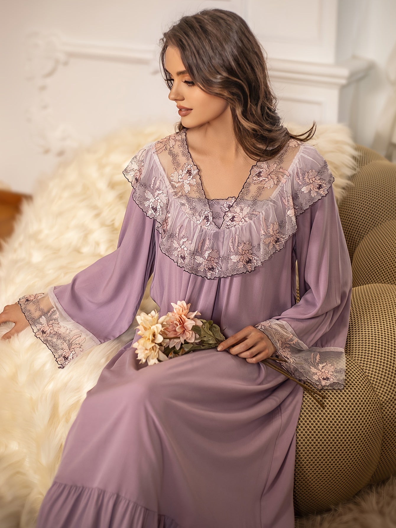 Ayollar uchun kattaroq o'lchamli gulliy naqshli tikilgan ruffle uzun qollu maxi kechki kiyimi