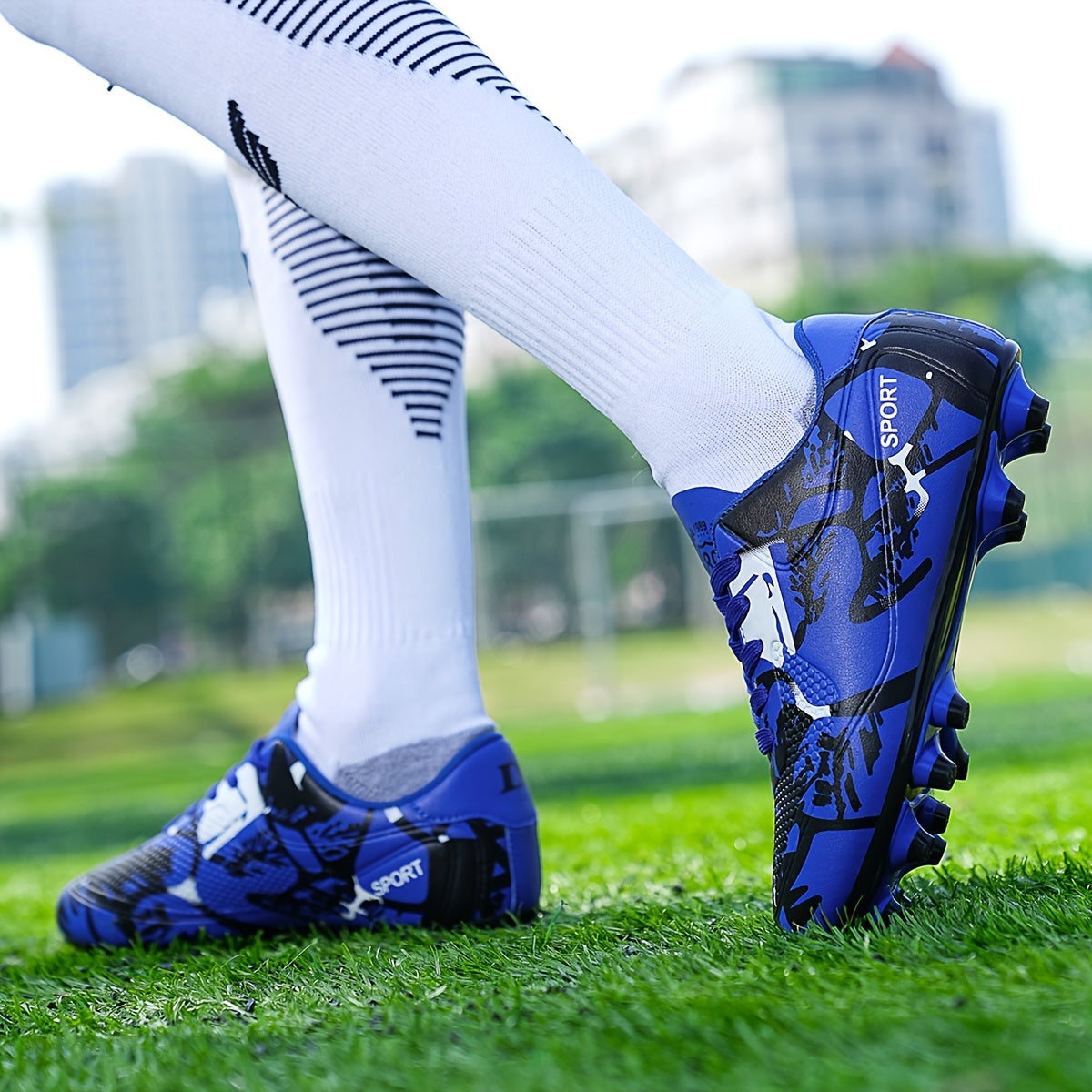 Men's Non-Slip Spiked Football Cleats for Outdoor Training and Competition