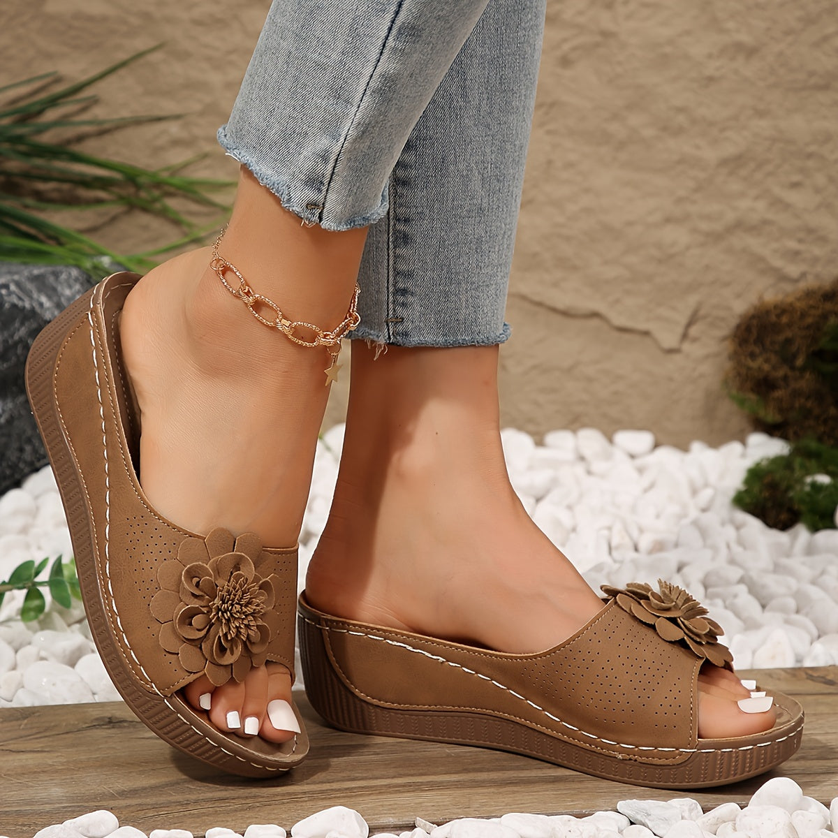 Women's Floral Platform Sandals with Cut-Out Design and Open Toe