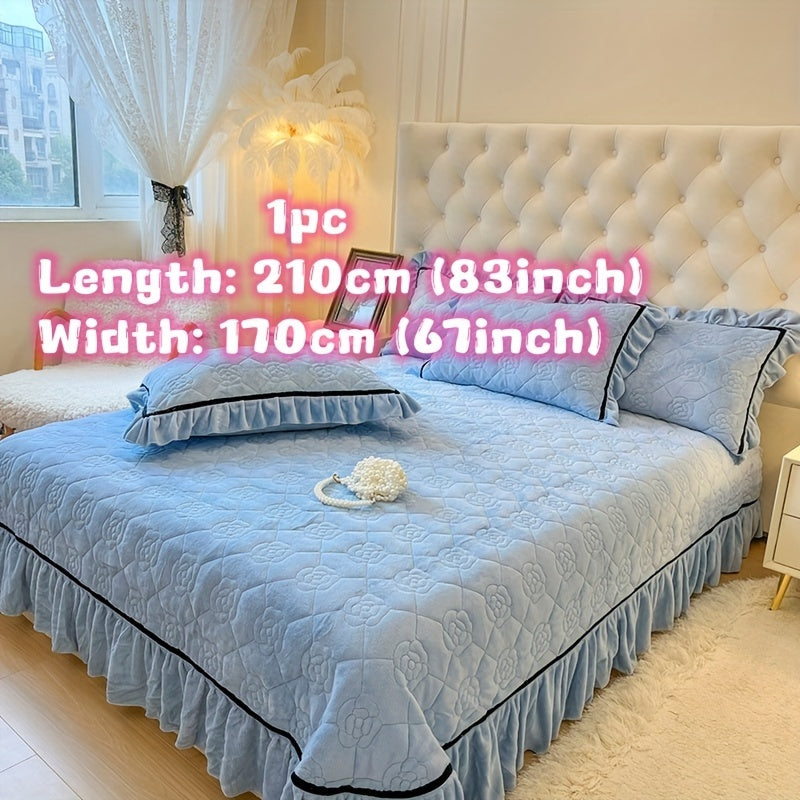 Ultra-Soft Milk Velvet Quilted Bedspread with Lace Detailing Hypoallergenic Breathable Solid Color Black Piping