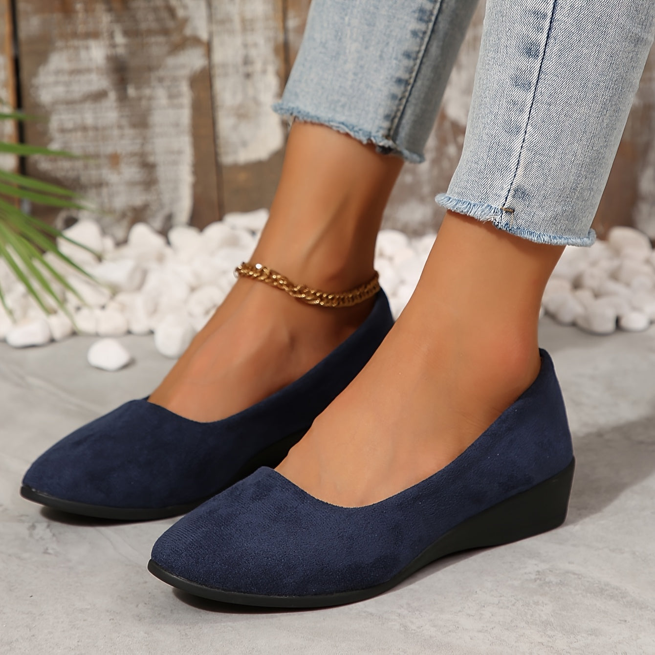 Women's Solid Color Wedge Heel Slip-On Shoes for Casual Outdoor Wear