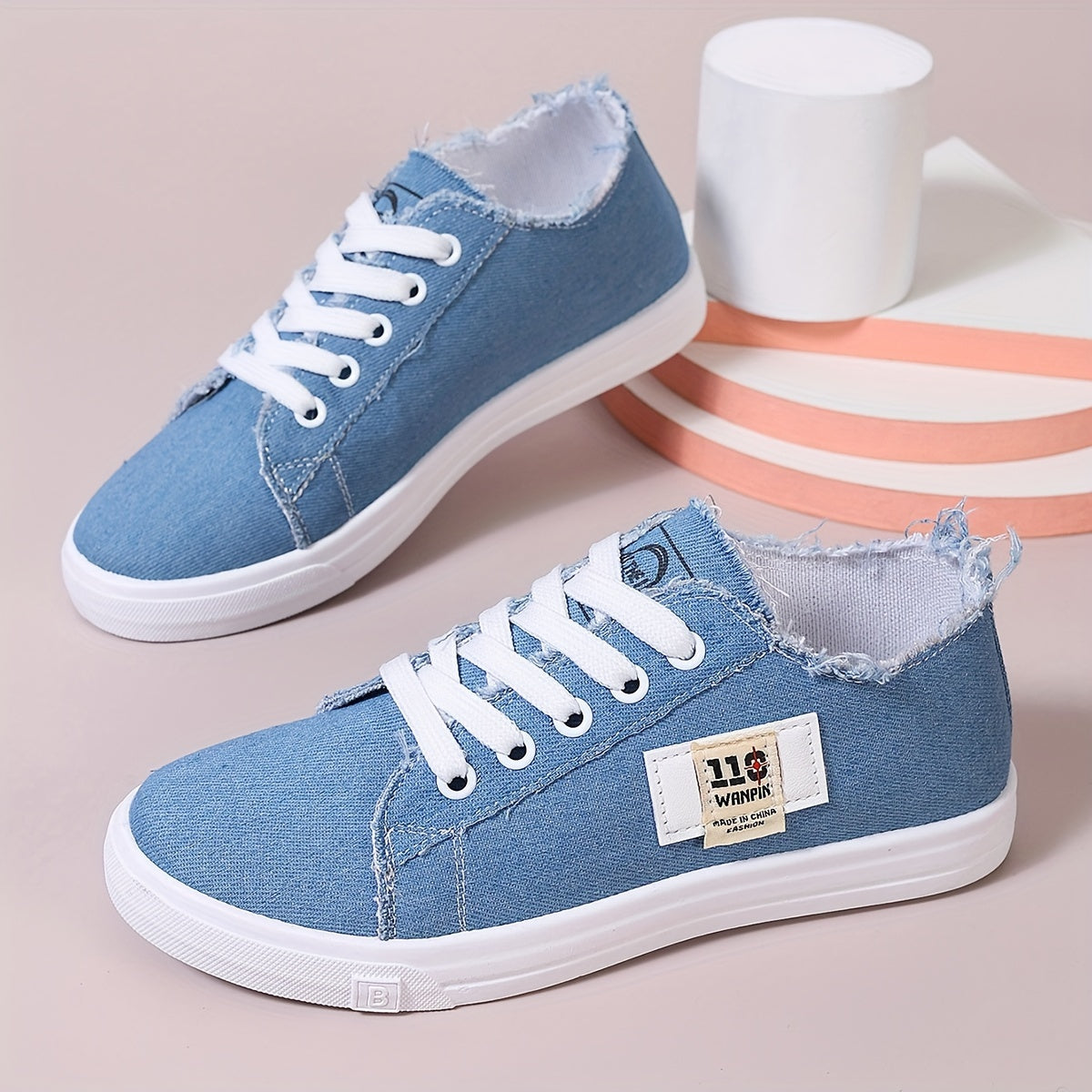 Women's Canvas Sneakers Breathable Flat Shoes with Round Toe and Lace-Up