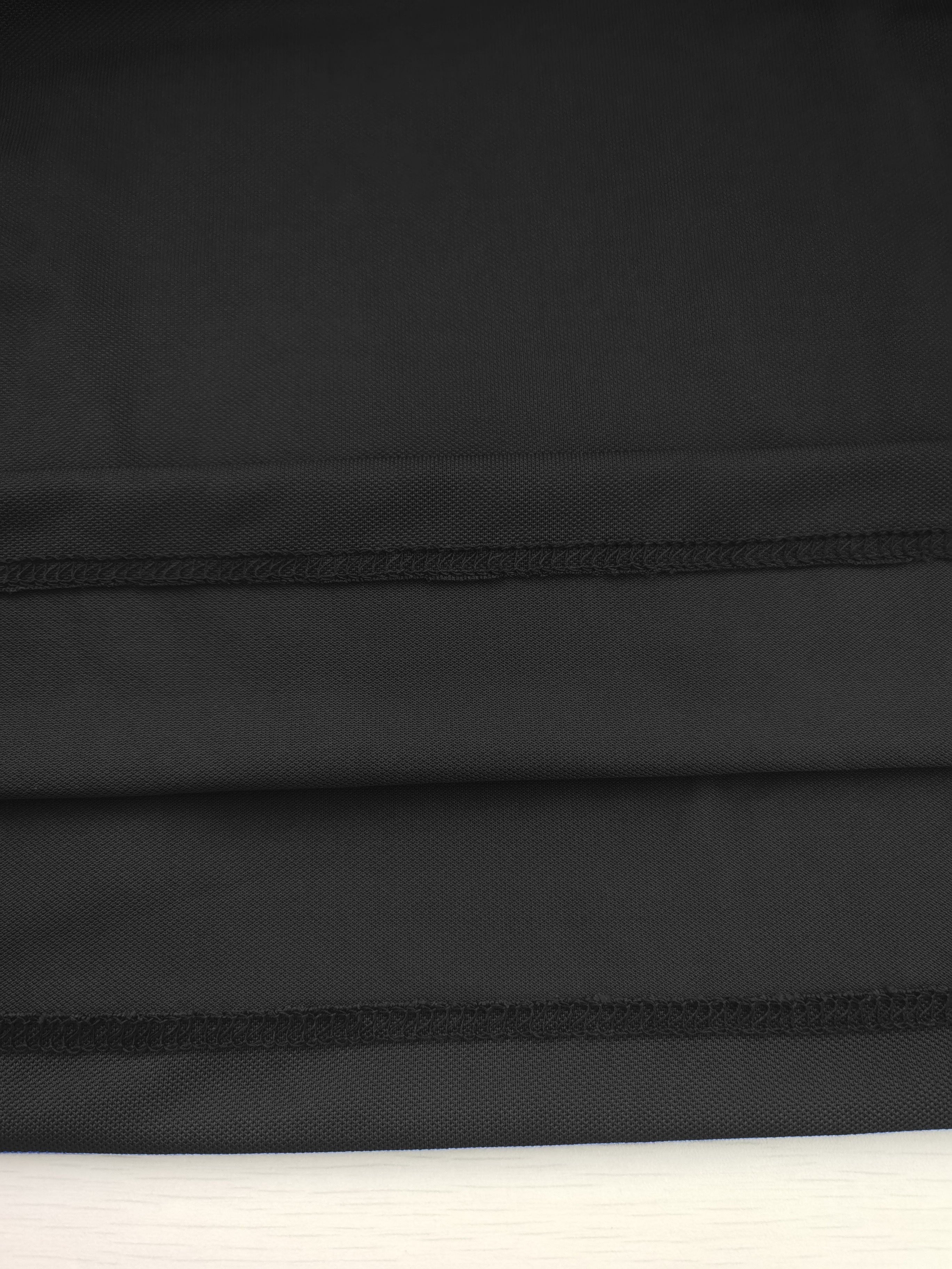 Parij maktubi printi erkaklar uchun qisqa yengli lapel golf futbolkasi, tasodifiy biznes va tennis uchun mos. Tashqi sportlar uchun zamonaviy va qulay yuqori.