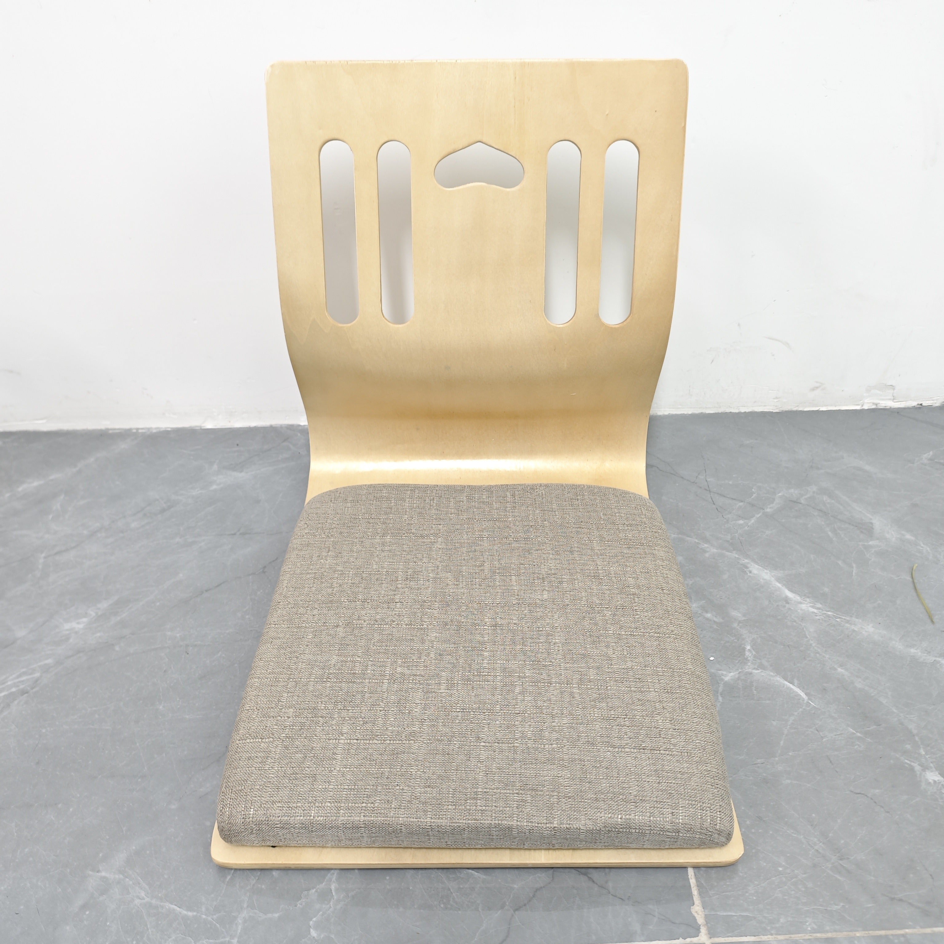 Conjunto de silla de suelo japonesa moderna con cojín de tatami y mesa kotatsu sin patas