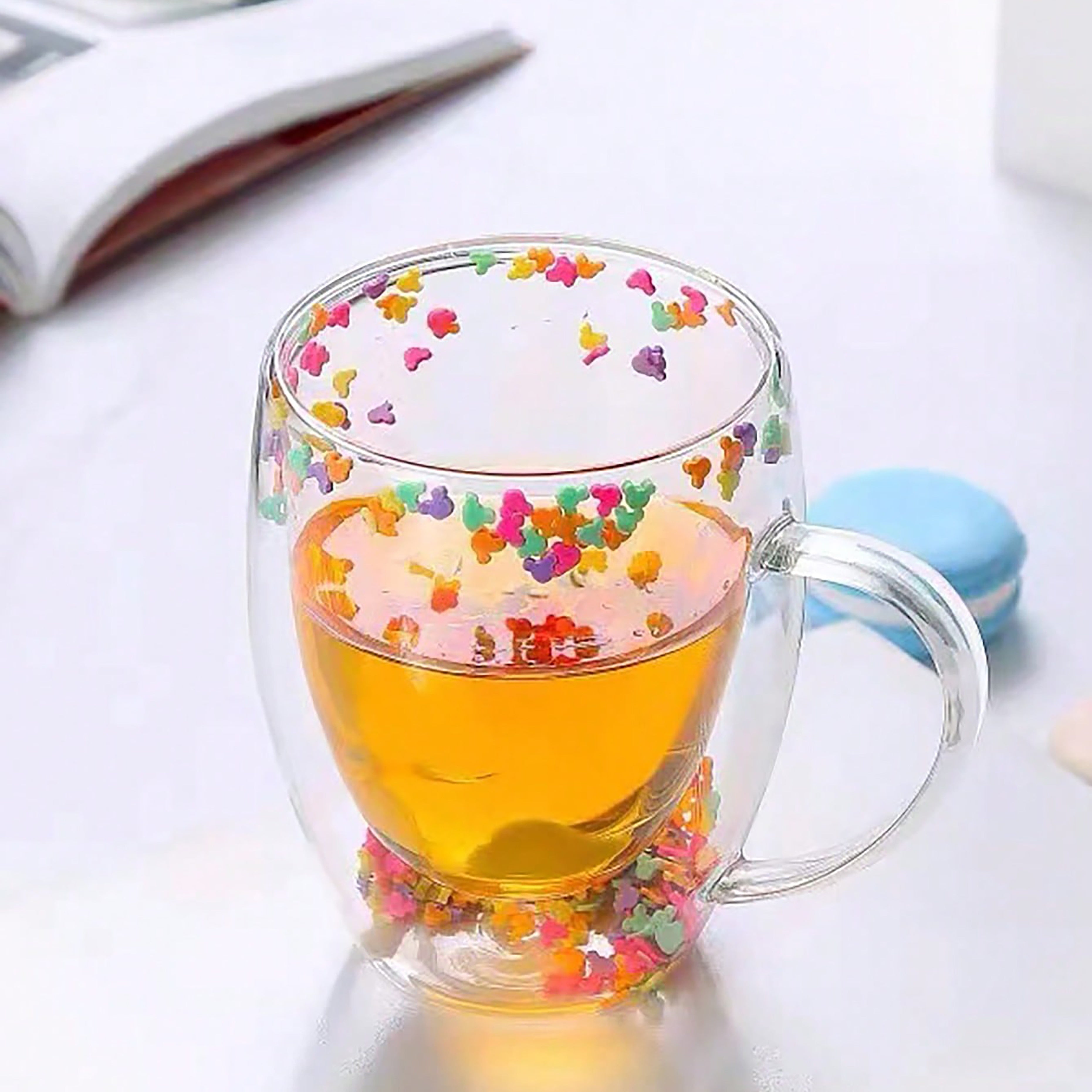 Ikkita qatlamli qahva stakani yangi gullar bilan, uy va ofis uchun mos, ajoyib bayram sovg'asi.