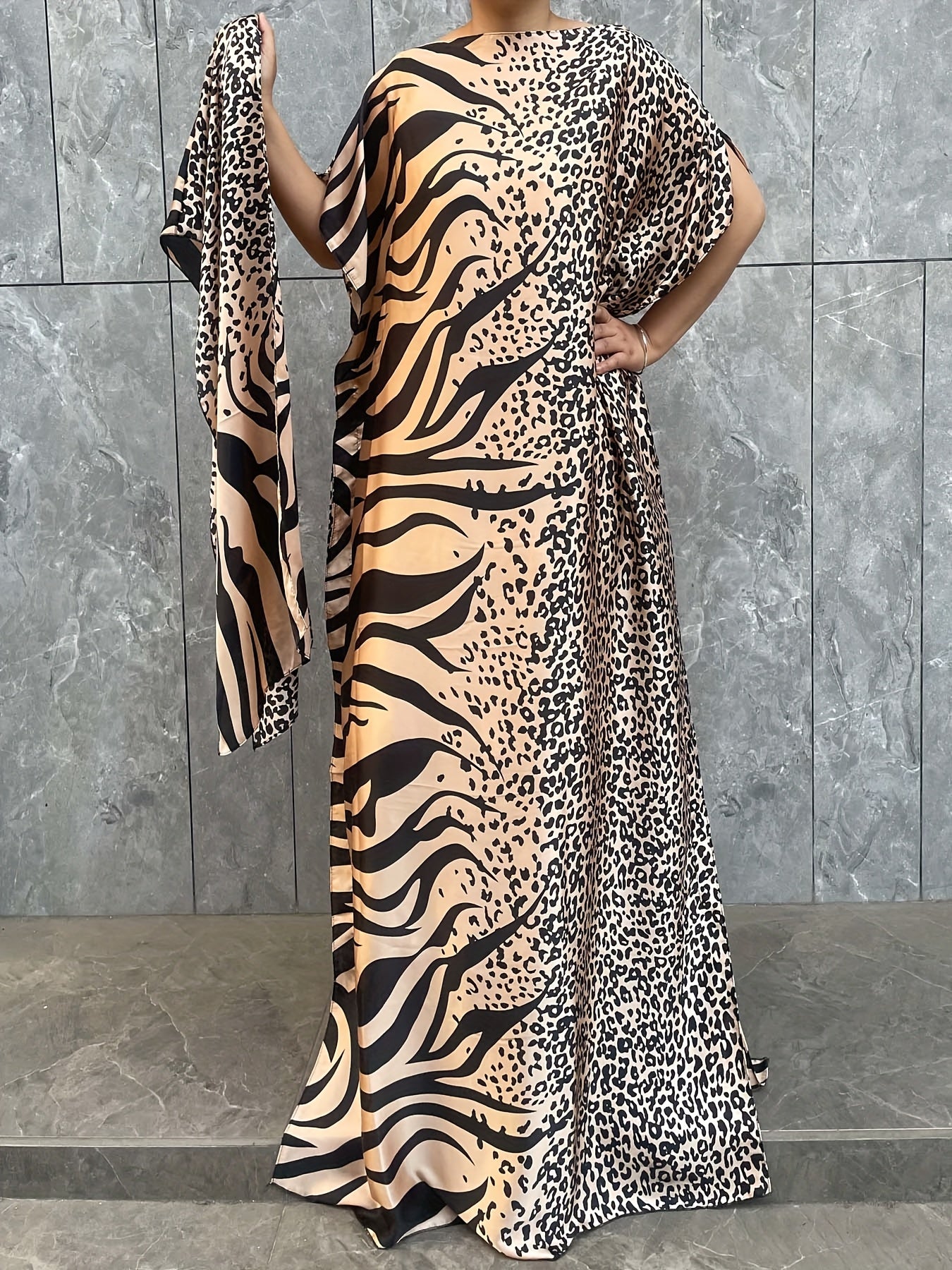 Plus o'lchamli maxi kaftan kiyi bilan leopard bosma yozgi plyaj kiyimlari