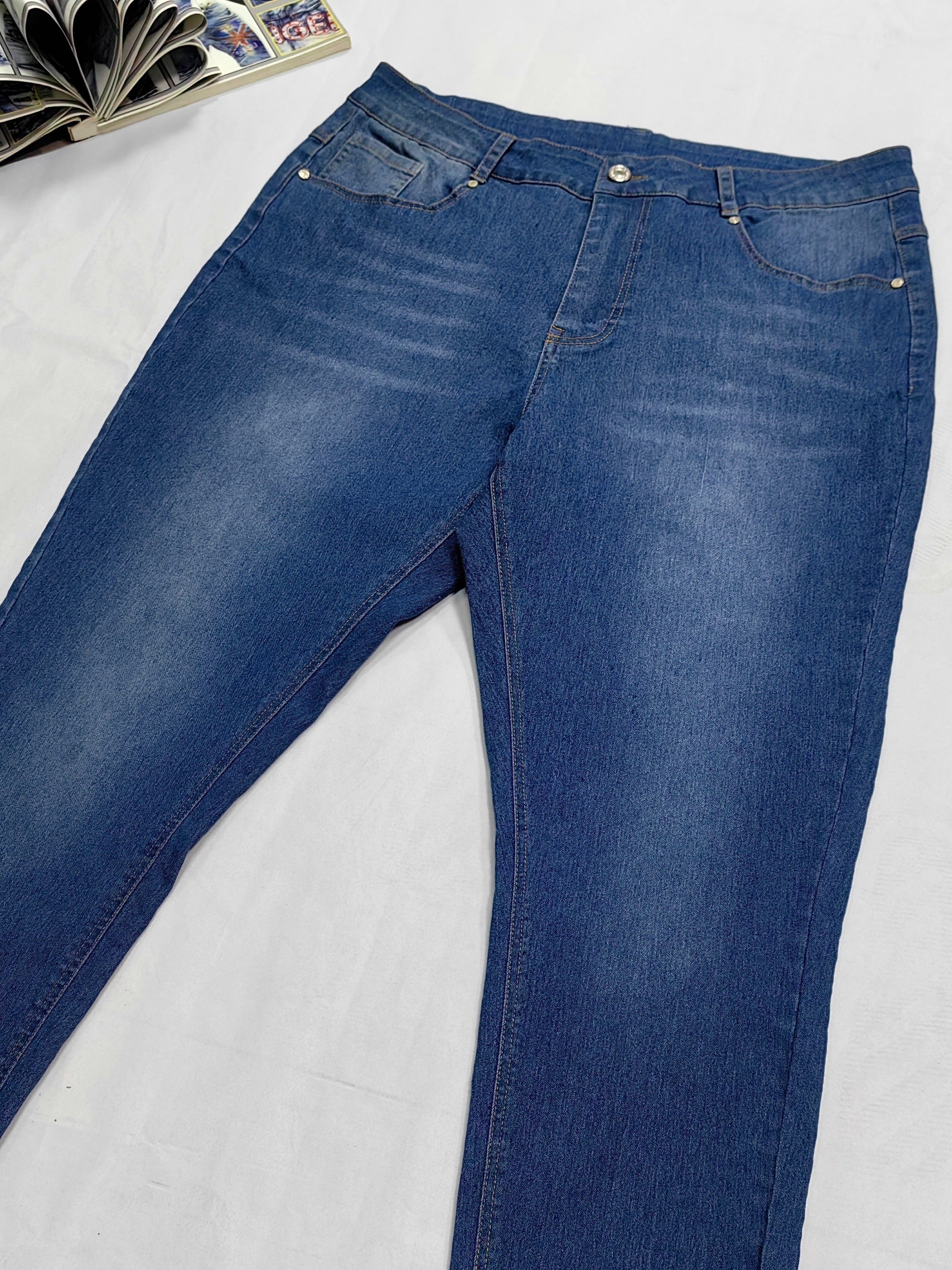 Ayollar uchun keng hajmli to‘liq rangli yuqori qavatli elastik toraygan jinsilar