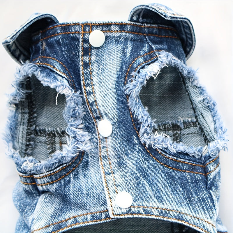 Жилет с двумя ремнями и зажимом для сцепления разработан для маленьких собак, таких как бишоны, тедди и померанцы, подходит для весны и осени, но может обнажать заднюю часть крупных собак.