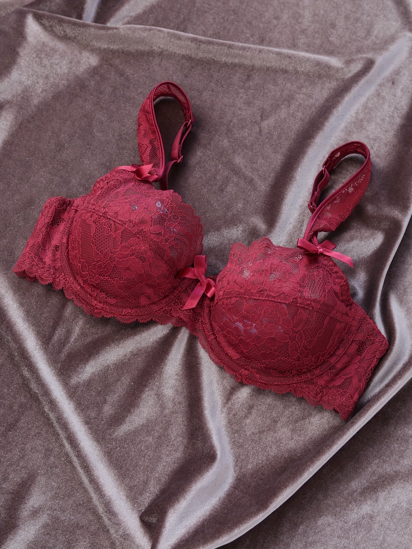 Lingerie Set with Lace and Bow Decoration for Women