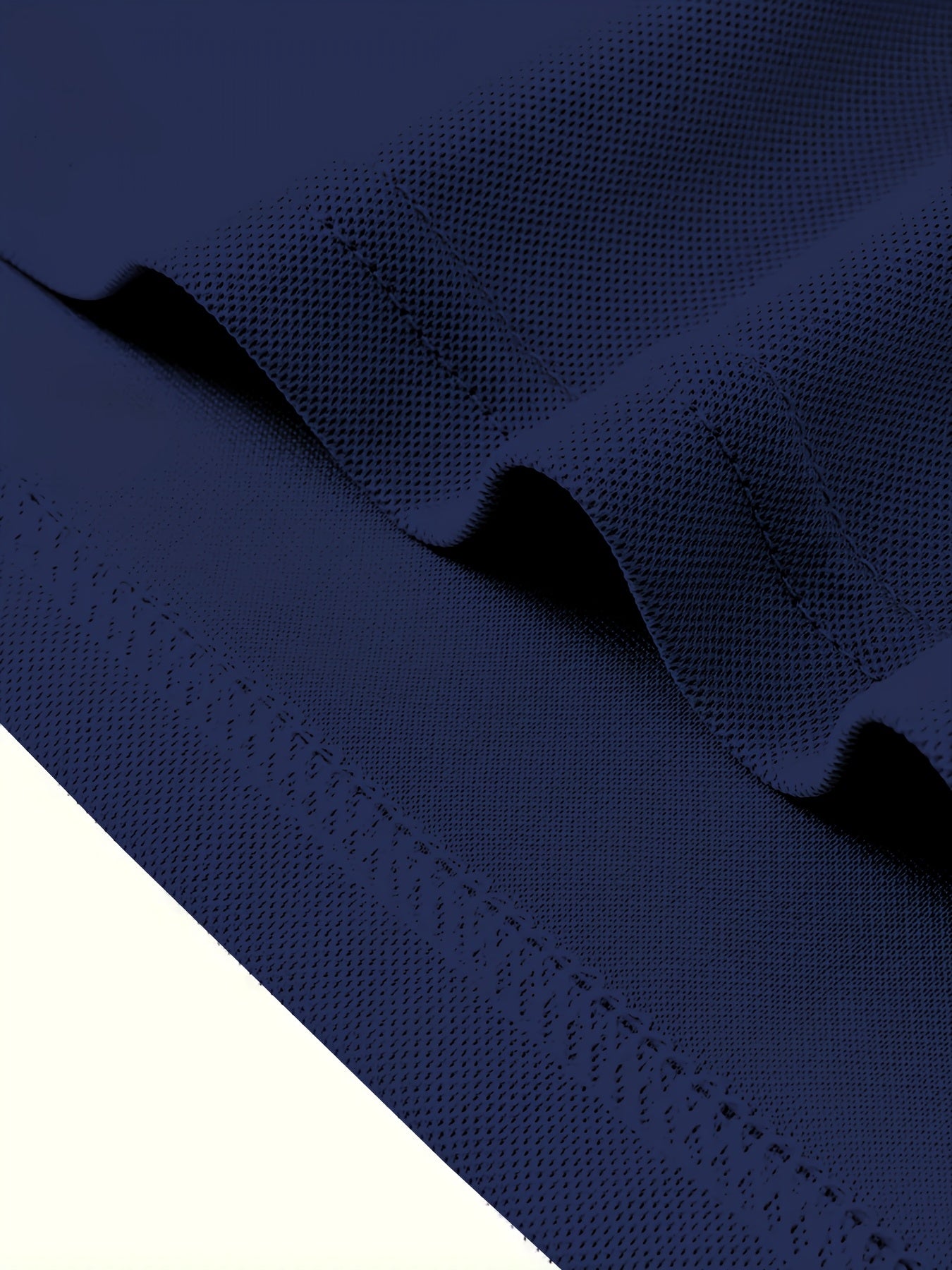 Erkaklar uchun qarama-qarshi rangdagi yaka bilan polo koftasi