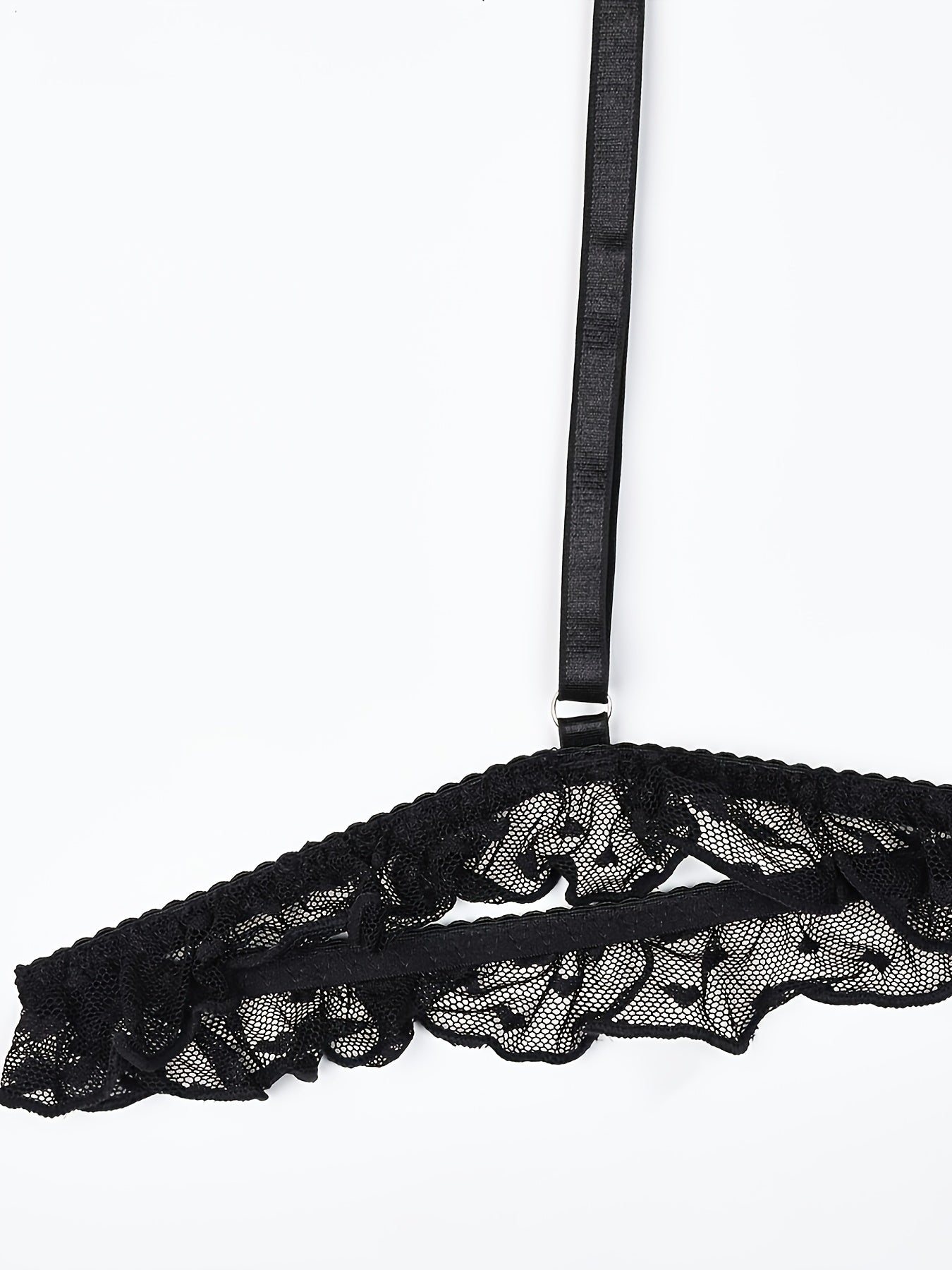 Sevgi tikuvlari va parchalar bilan bezatilgan zamonaviy brasset, xalqaro va chegara o'rtasidagi savdo uchun mukammal.