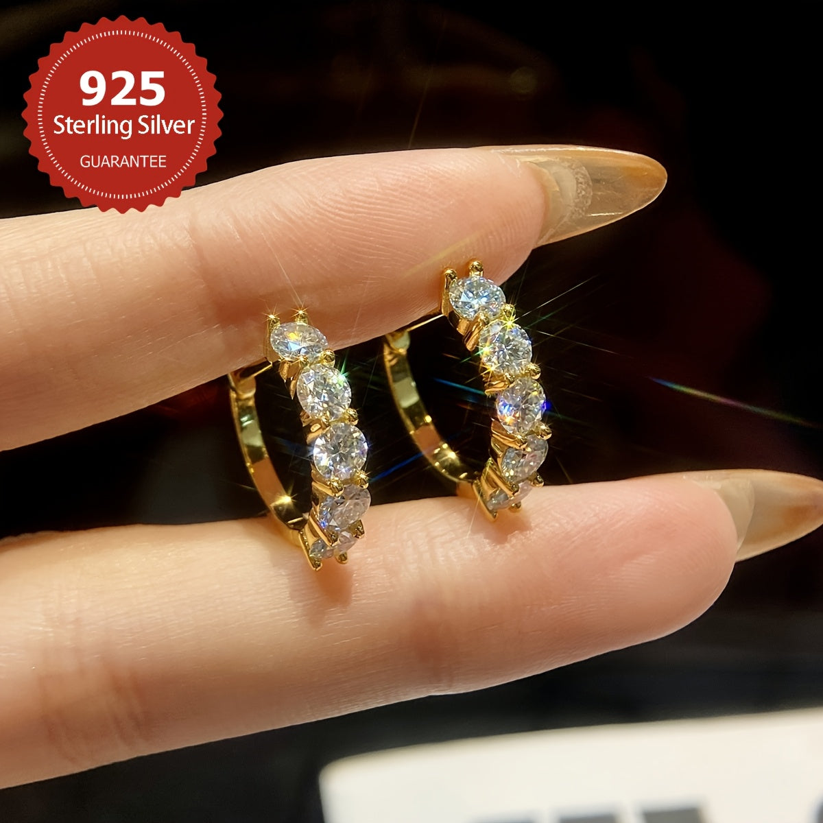 Bu 925 Sterling Silver dan yasalgan 0.3CT Moissanite Hoop Earrings bilan bayonot bering. Taxminan 4.1 gramm og'irlikka ega bo'lgan bu ziraklar har qanday e'tiborni tortadi. 14-fevral, tug'ilgan kunlar yoki uchun mukammal.