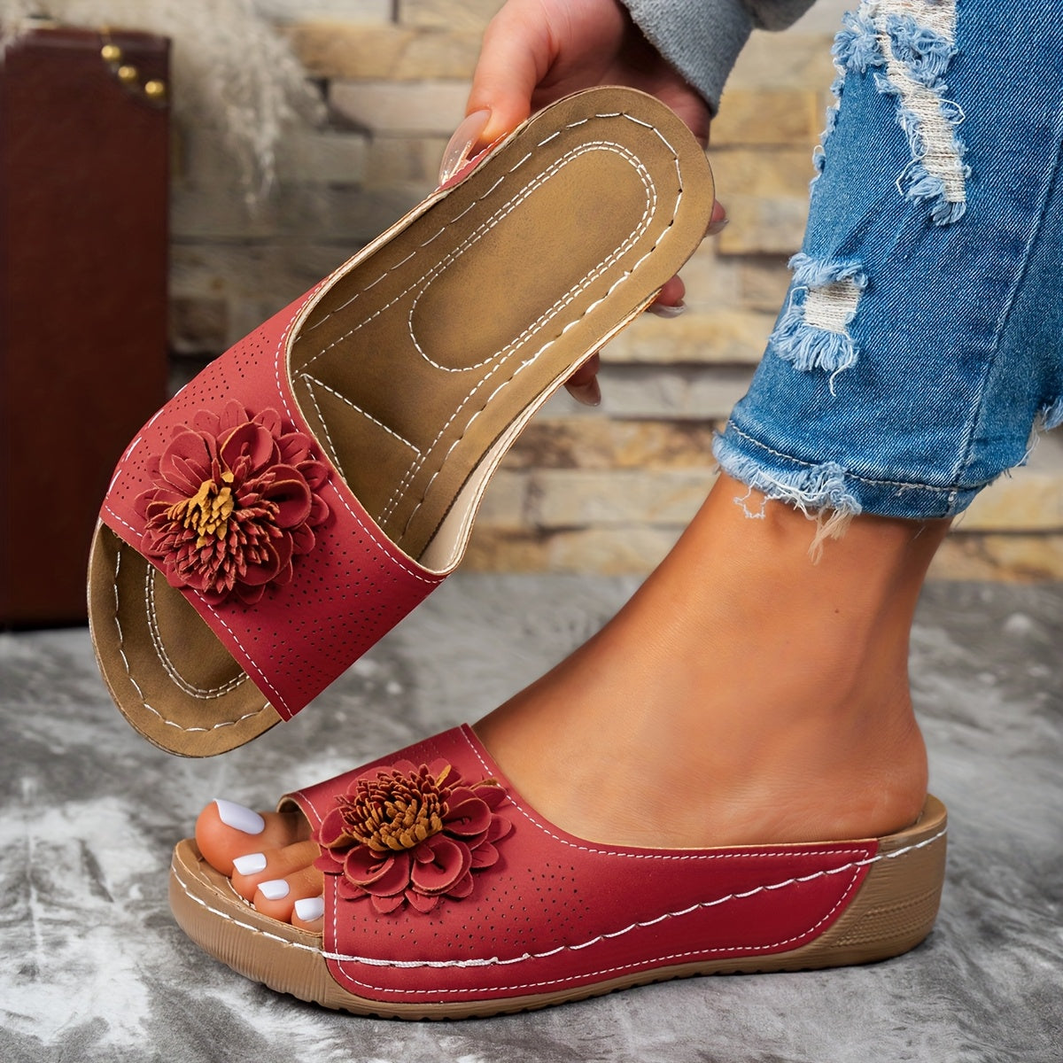 Women’s White Floral Slip-On Slippers with Open Toe and Flat Heel