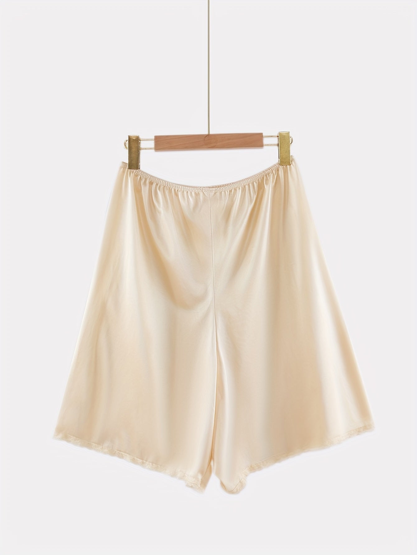 Plus o'lcham ayollar uchun chiroyli tilla bilan bezatilgan xavfsizlik yubka-shorts nafas oladigan muz ipak