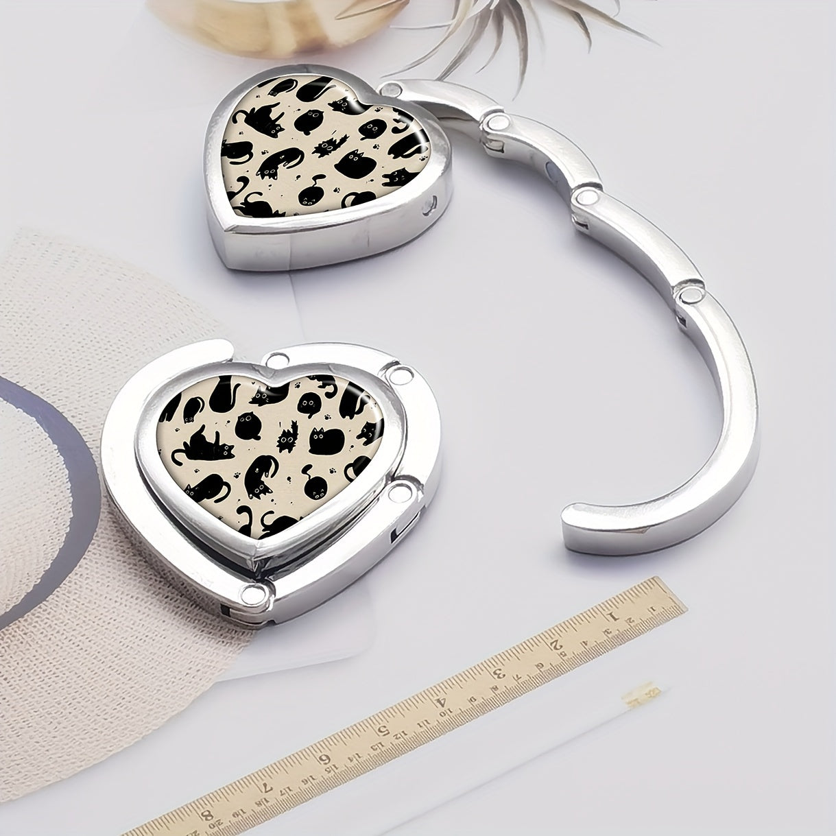 Heart-Shaped Foldable Purse Hanger Zinc Alloy Tabletop Hook for Handbags Keys Cat Design