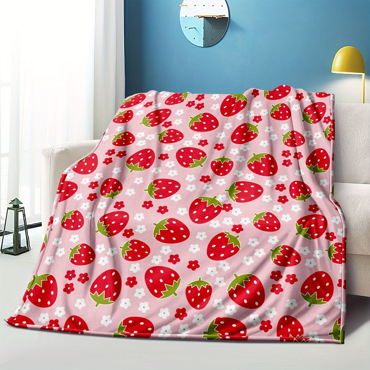 Pink Strawberry Print Flannel Throw Blanket for Bed Sofa All Seasons