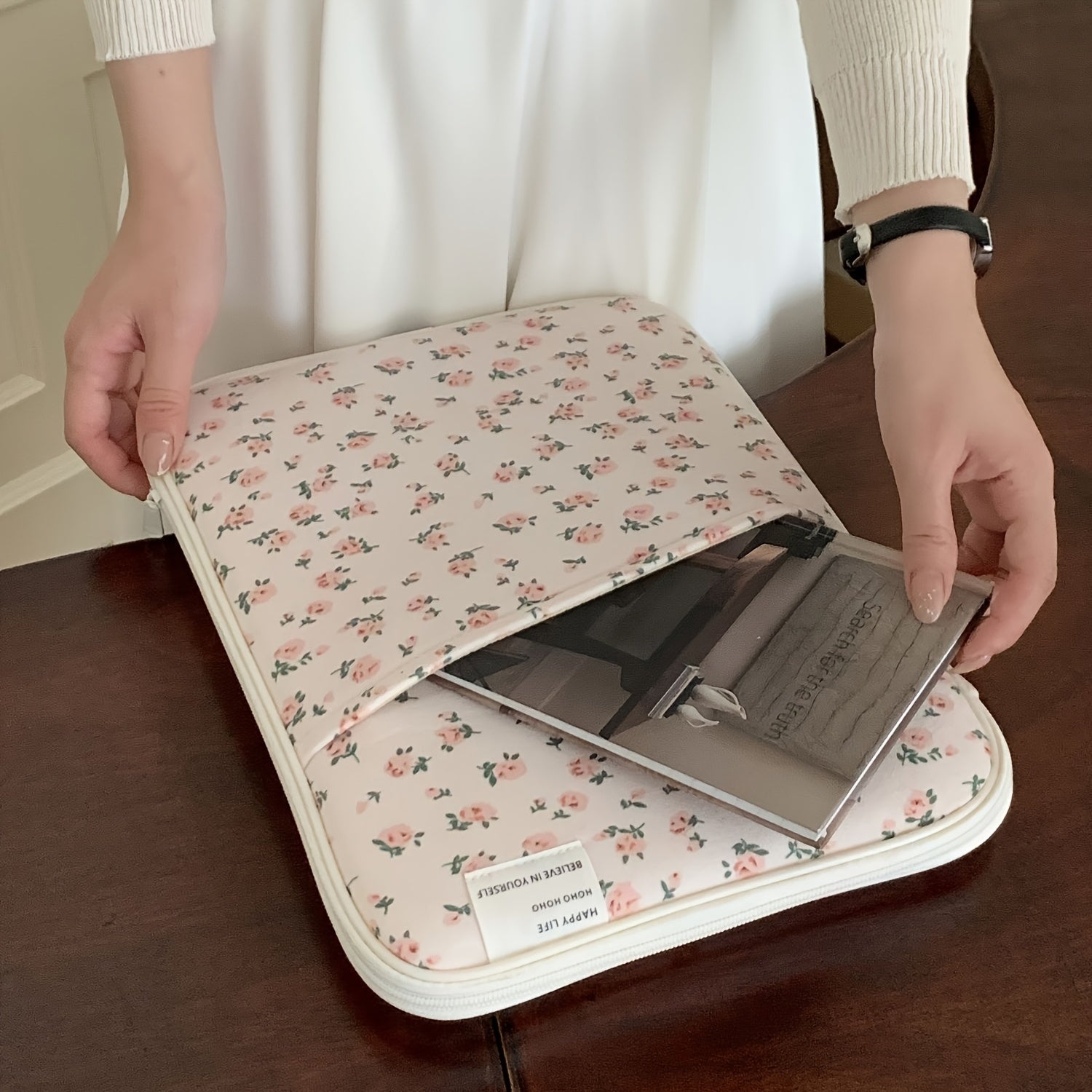 Pink Floral Laptop Sleeve for 25.4-35.56 cm Tablets and Laptops Polyester Kawaii Design