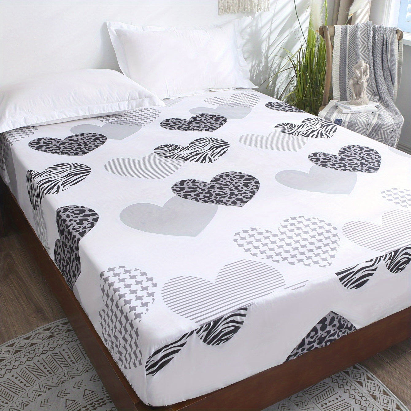 Heart Printed Fitted Sheet for Bedroom and Guest Room, Soft and Comfortable