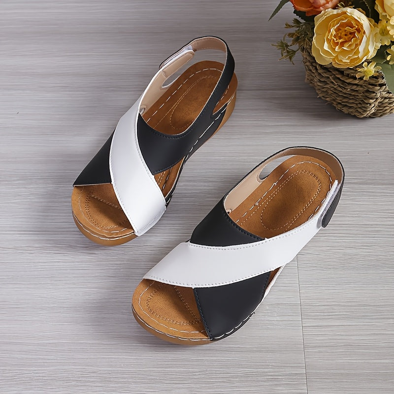 Ayollar uchun rang-blokli kengaytirilgan sandallar nafas oladigan PU ochiq barmoqli plyaj poyafzallari