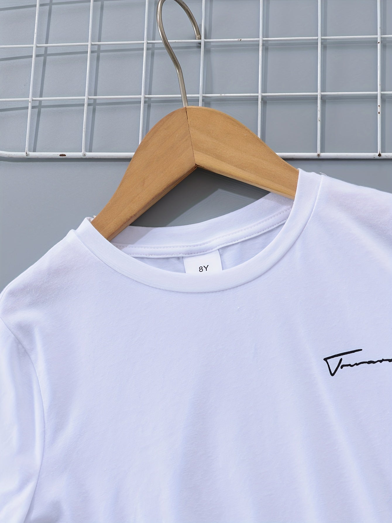 Yigitlar uchun yozgi qisqa qo‘lli futbolkalar, qora va oq, krujka bo‘yi, kundalik, to‘qilgan mato