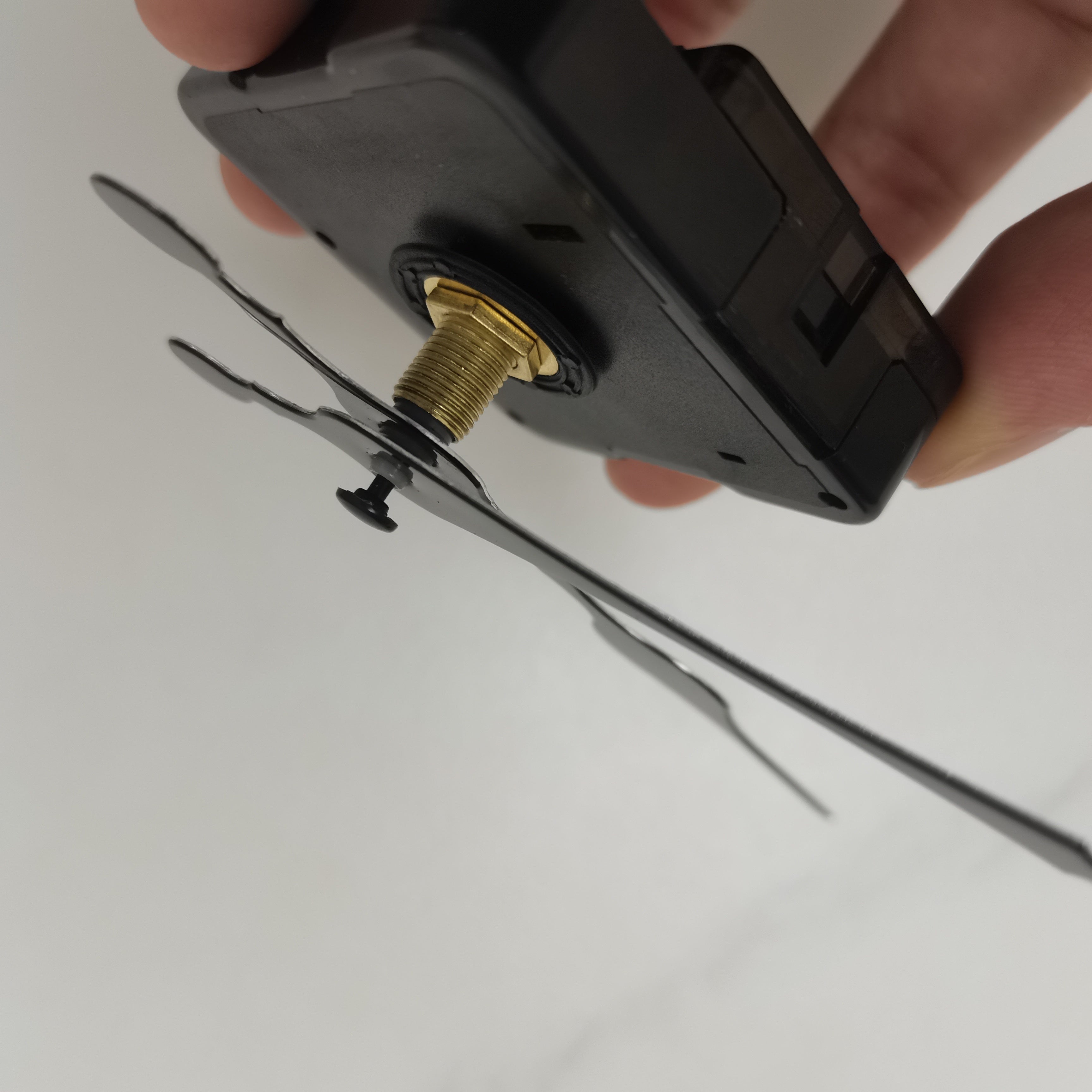 DIY Quartz Clock Kit with Metal and Plastic Parts for Home Decoration and DIY Projects