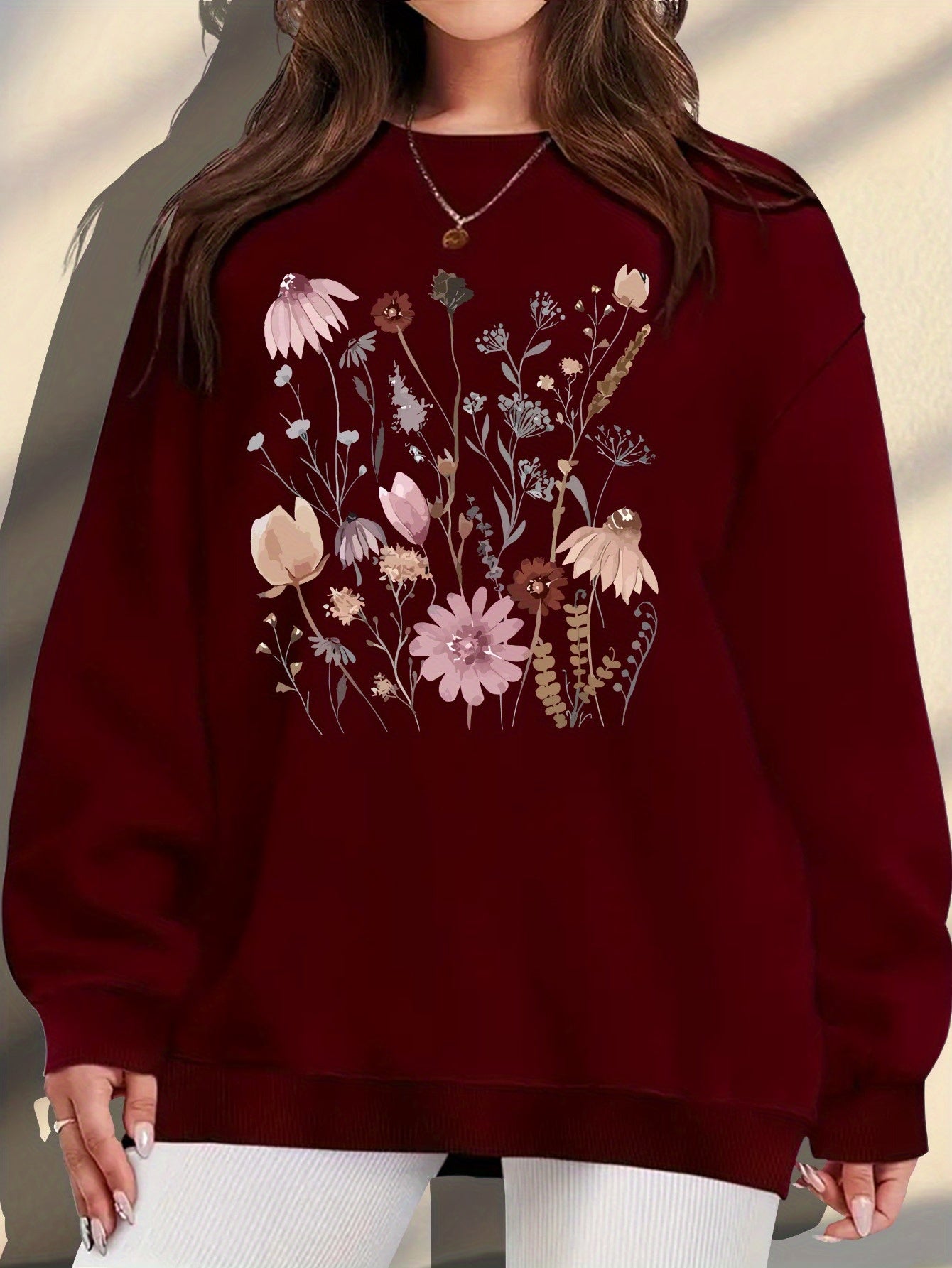 Ayollar uchun katta o'lchamli gul bosma svitshot qulay maroon pullover kuz kiyimi