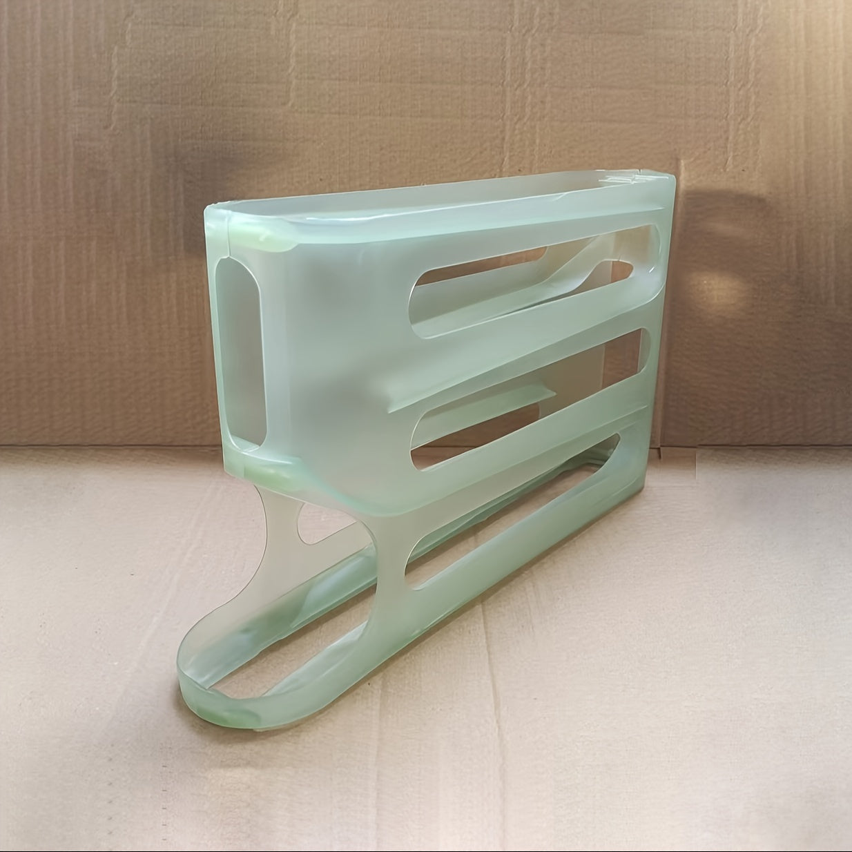 Katta hajmli 4-qavatli tuxum saqlash qutisi Avtomatik aylanuvchi zinapoya dizayni muzlatgich eshigi chidamli PP