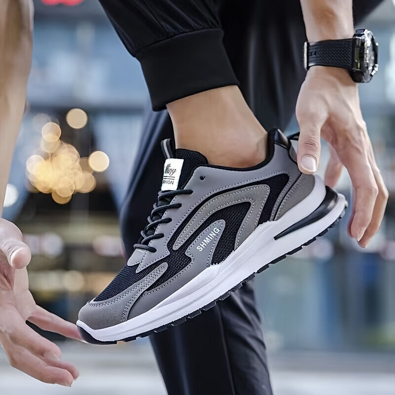 DUNSON erkaklar uchun qora va kulrang rangdagi, oq aksentli nafas oladigan to'rli sport krossovkalari. Sirpanishga qarshi, hidga chidamli, yumshoq kauchuk taglik, sport va bo'sh vaqt uchun bog'ichli.