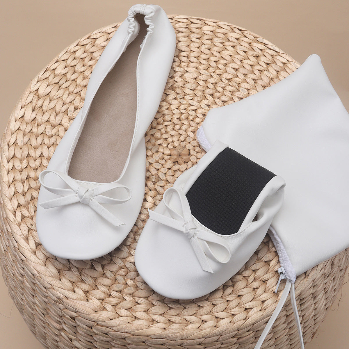 Ayollar uchun yumshoq rang-barang slip-on balet tuflisi, 35-43 o'lchamlar, saqlash sumkasi bilan