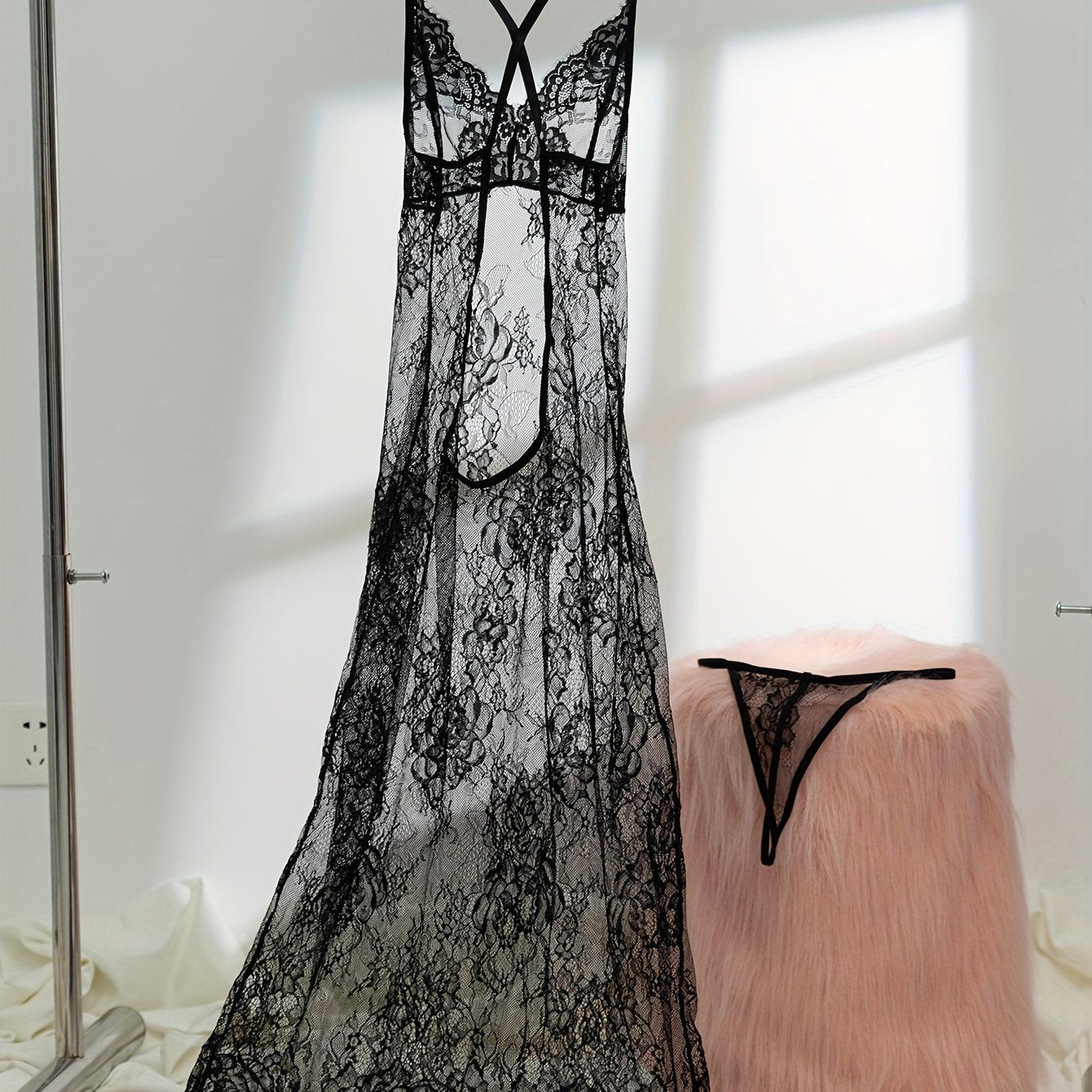 Conjunto de vestido largo maxi con recortes semitranslúcidos y vestido de noche tanga