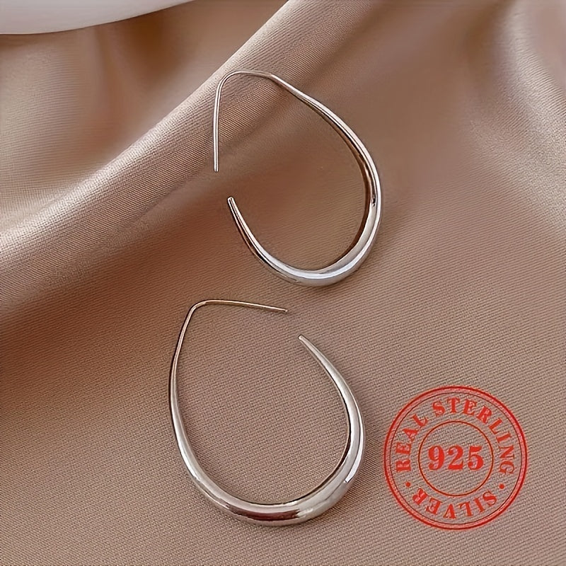 Partiyalarda va bayramlarda ushbu ajoyib Geometrik Tushirish Quloq uzuklari bilan jasur bayonot bering, 925 Sterling Silver dan tayyorlangan.