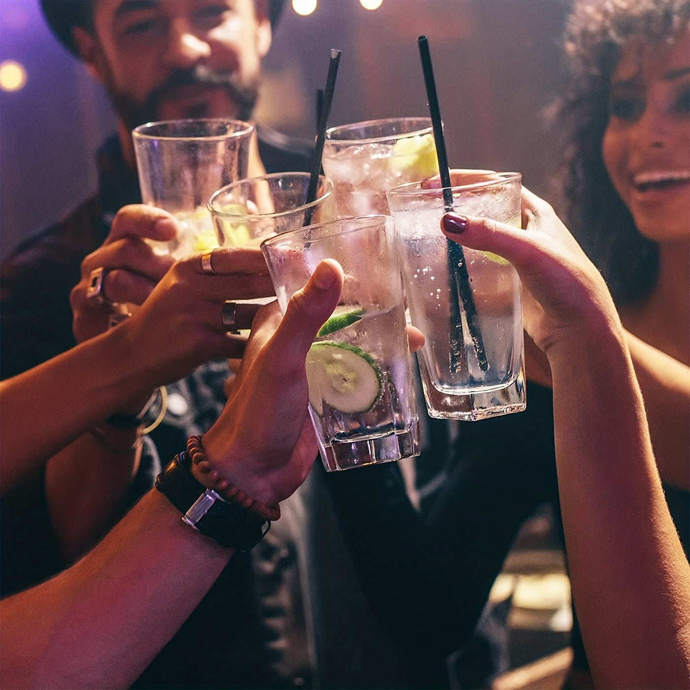 500 одноразовых трубочек, идеально подходящих для размешивания кофе или коктейлей, длиной 12,7 см. Идеально подходят для использования в барах, пабах, клубах, ресторанах и дома в качестве аксессуаров для питья.