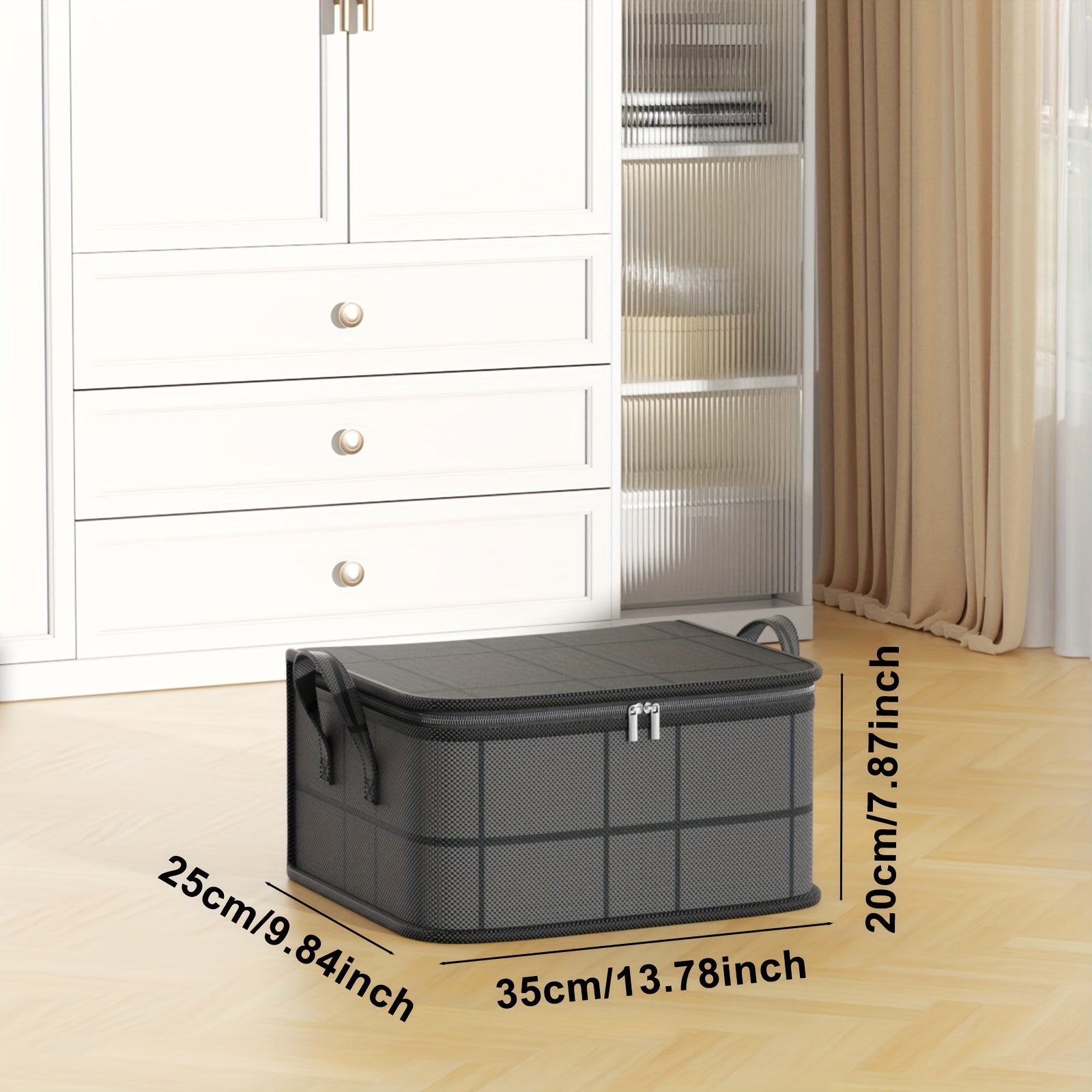 Katta egiluvchan saqlash sumkasi, mustahkam to'quv bo'lmagan matodan tayyorlangan, tutqichlari bilan, kiyimlar, ko'rpa-to'shaklar, o'yinchoqlar va sayohat buyumlarini tartibga solish uchun ideal, qora rangda.