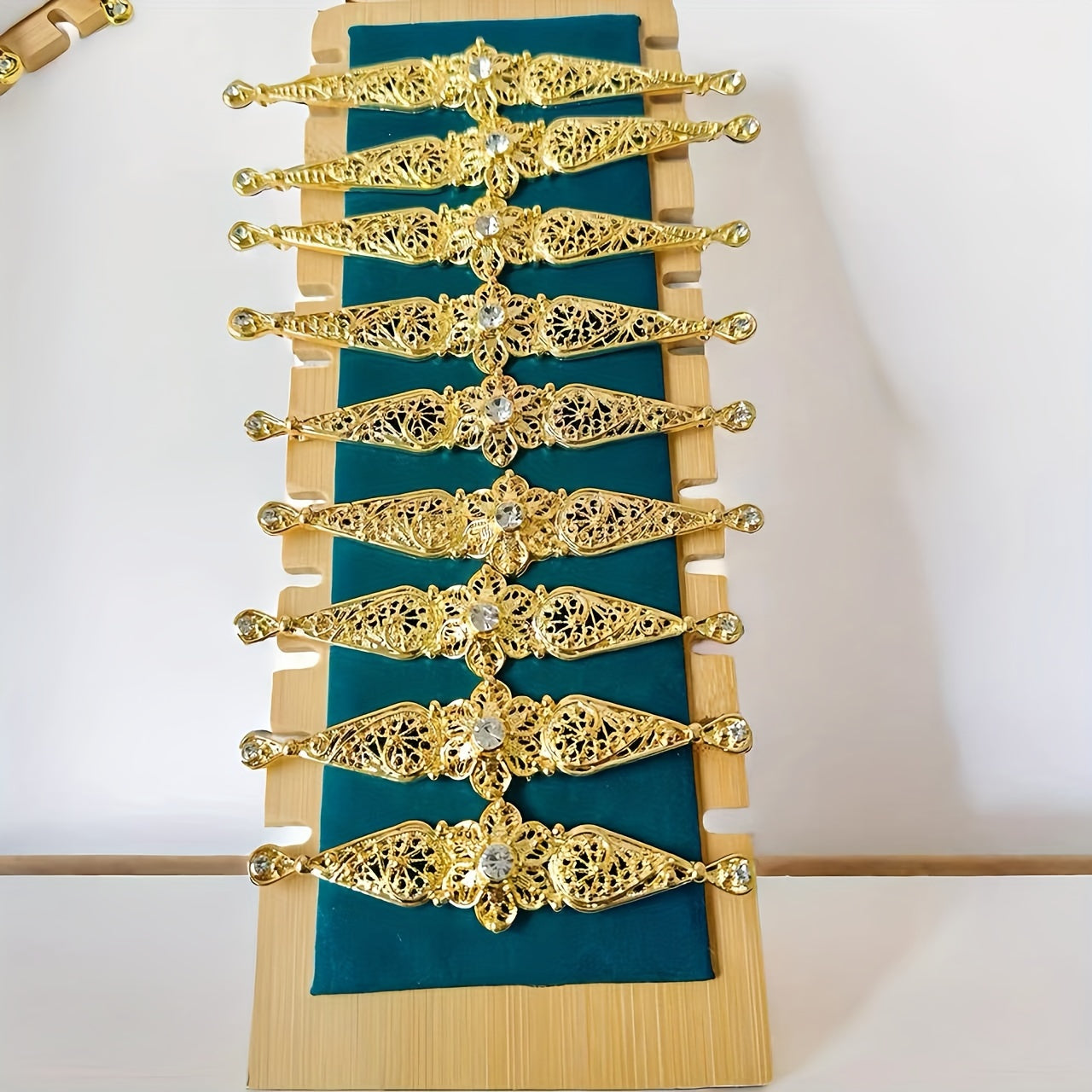 Девять золотых брошей с филигранью и бриллиантами для женских украшений