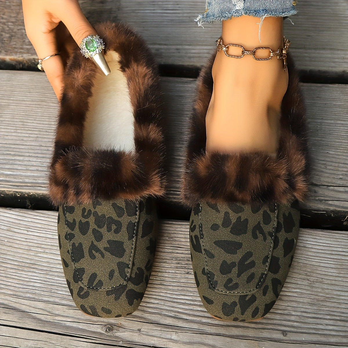 Women’s Leopard Print Plush Slippers Warm Faux Fur Indoor Shoes