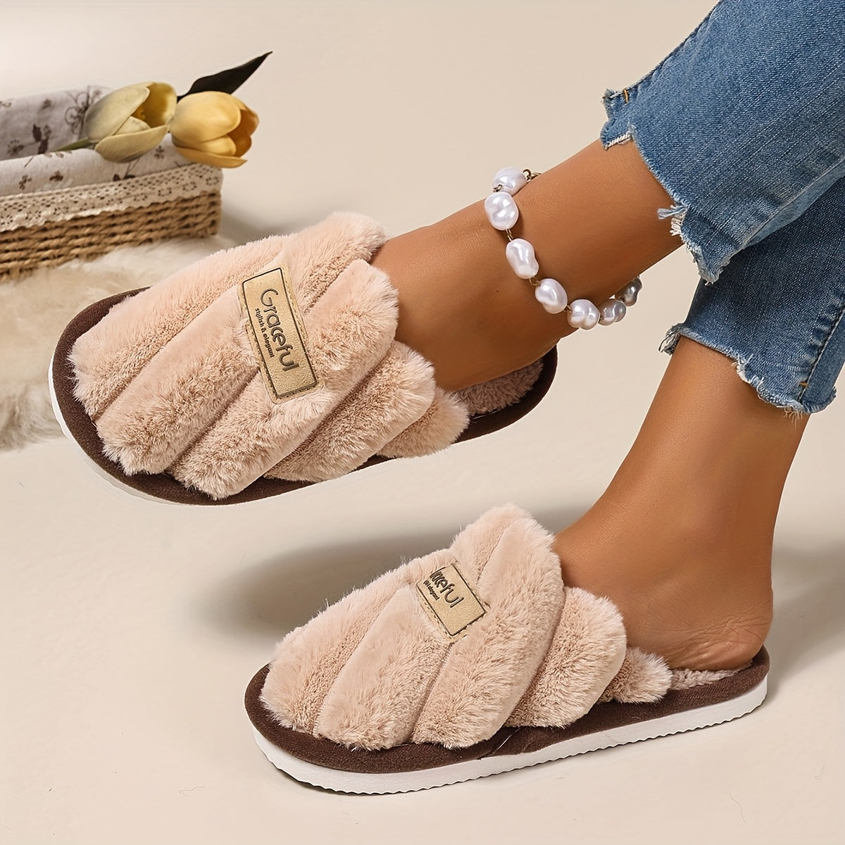 Unisex Checkered Plush Slippers Non-Slip EVA Sole All-Season Home Shoes