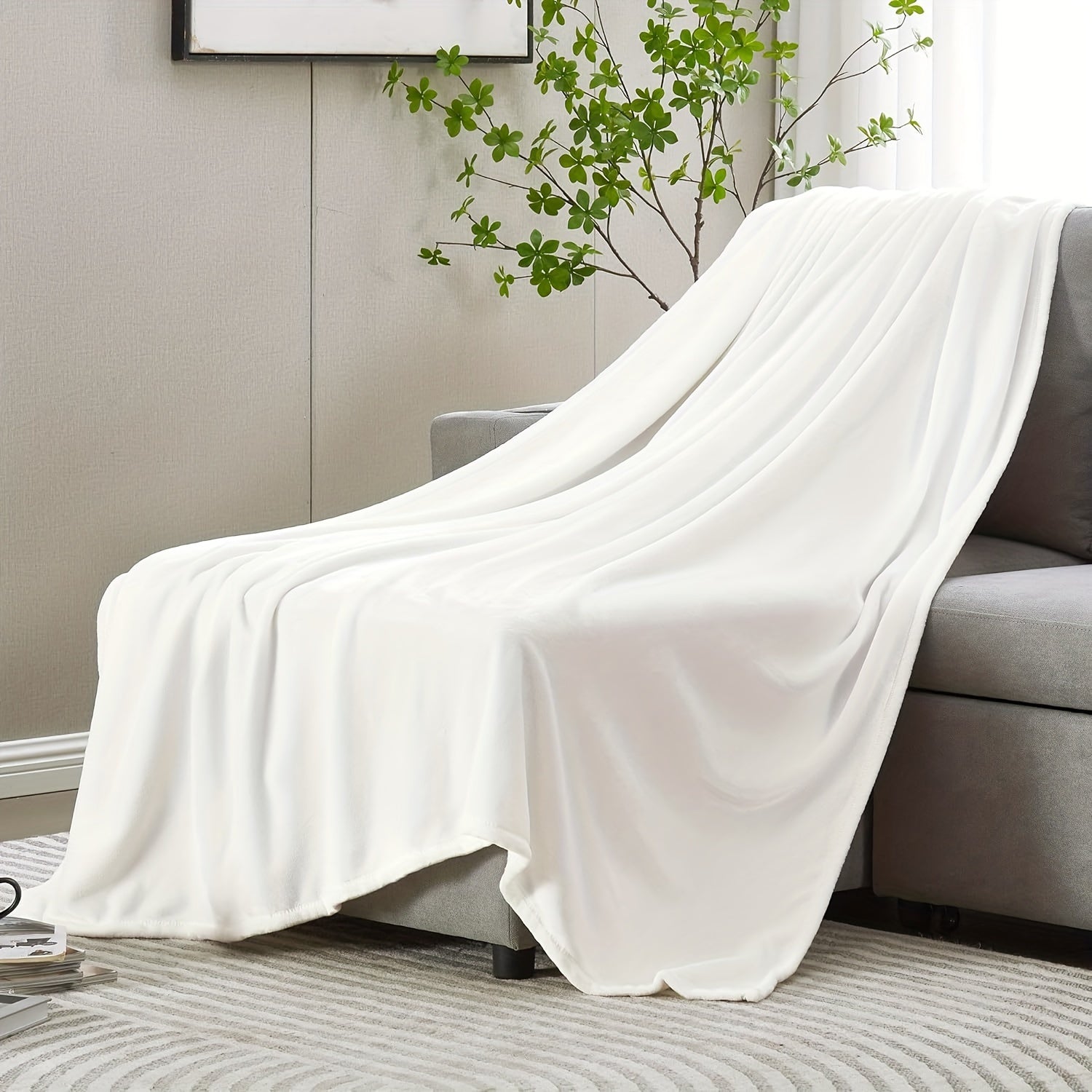 Yumshoq, qulay, plush fliyska tashqi ko'rinishidagi to'plam, bir rangli shaggy minky yengil, mo'ynali flanel, yotoqxona uchun mukammal. Ushbu hashamatli yuviladigan iliq velor ko'rpa, divan, kreslo yoki uy hayvoni uchun ideal va nafas oladigan.