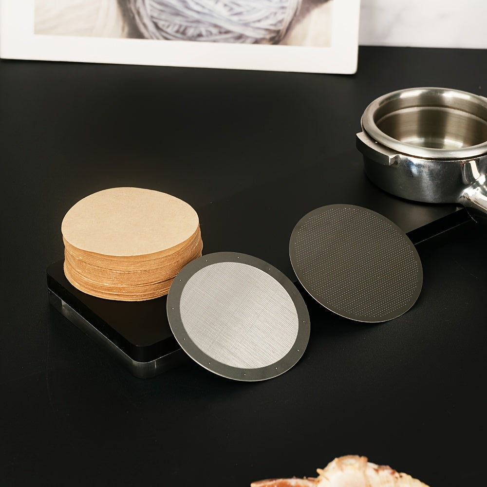 Ikkita 2.4 dyuymli qahva metall to'r filtrlari, qayta ishlatiladigan zanglamaydigan po'latdan tayyorlangan. Aeropress qahva tayyorlash vositalari bilan ishlatish uchun ideal va har qanday oshxona aksessuarlar to'plamiga ajoyib qo'shimcha.