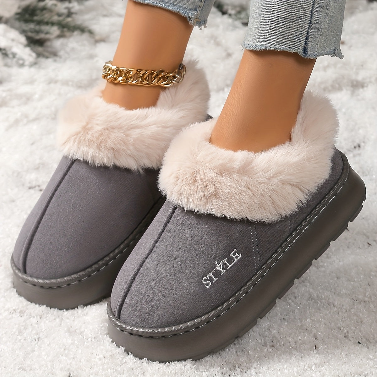 Women’s Faux Fur Lined Cozy Indoor Slippers Black Slip-On House Shoes