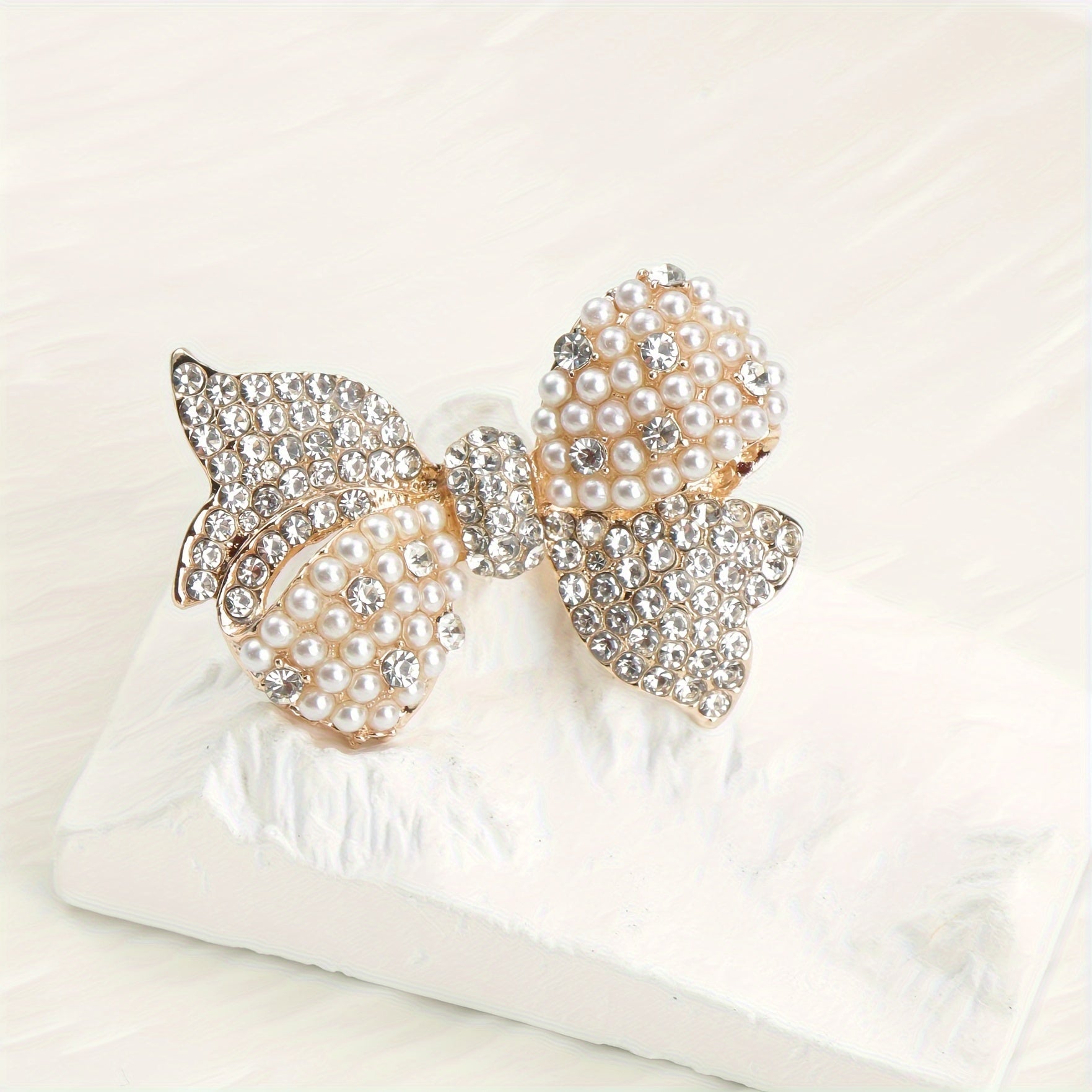 Women's Bow Brooch Rhinestone Alloy Wedding Accessory Elegant Jewelry