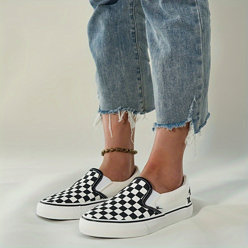 Women's Black And White Checkered Canvas Shoes Casual Skateboarding Comfort