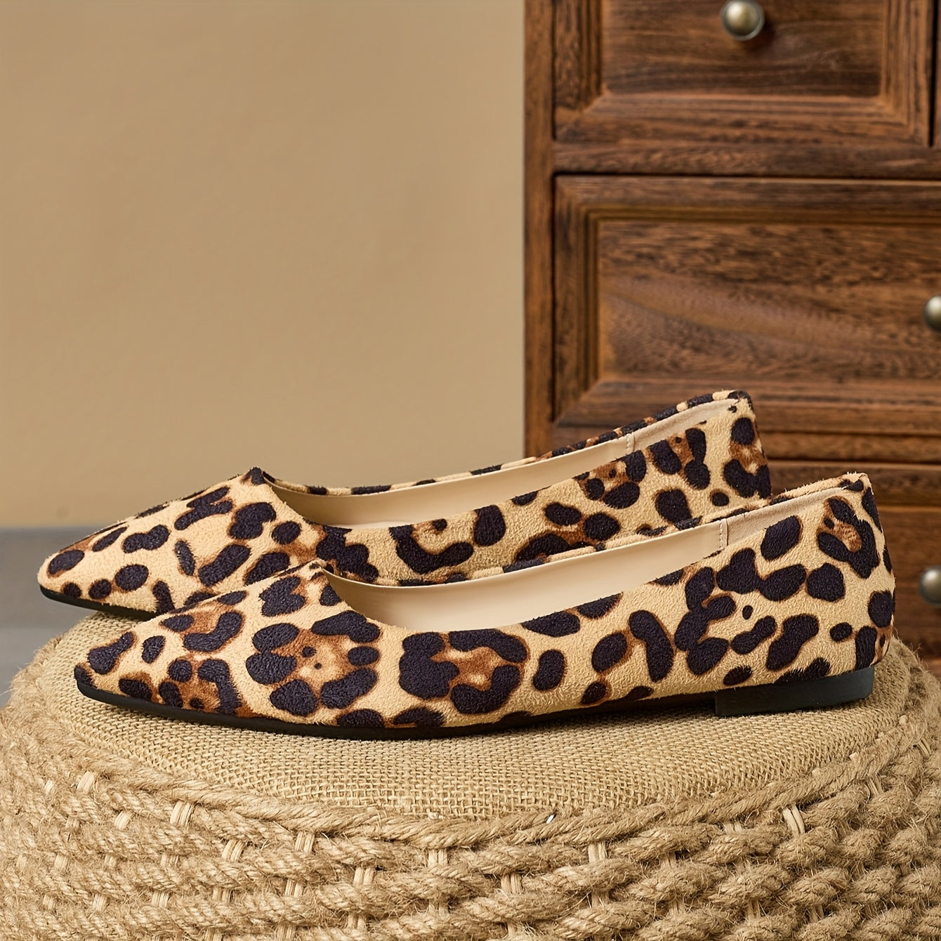 Women's Leopard Print Slip-On Flats Non-Slip Pointed Toe All-Season Shoes